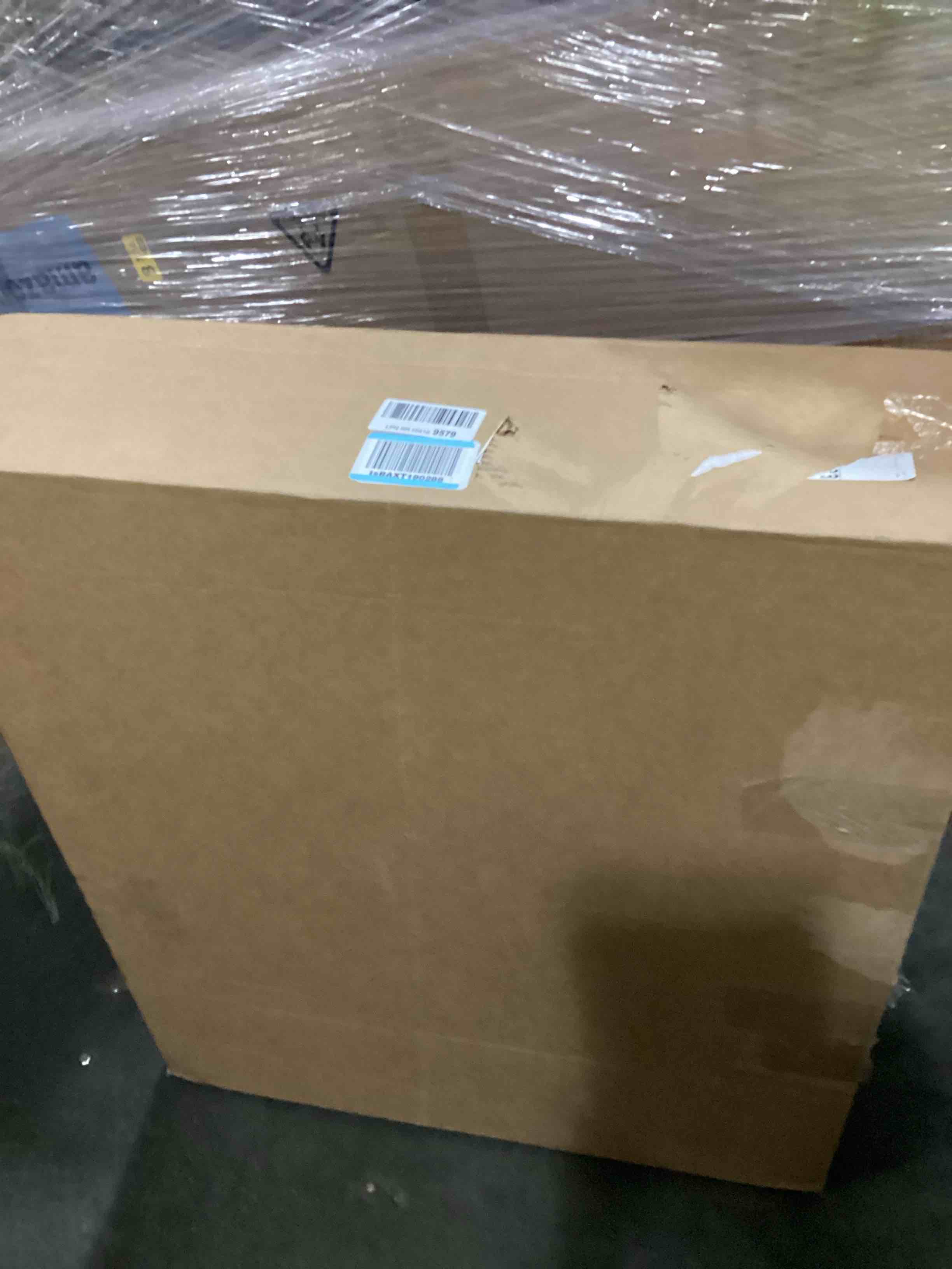 https://s3.amazonaws.com/lotting-images-prod/bidfta/RED5752205_1715604953087.jpeg