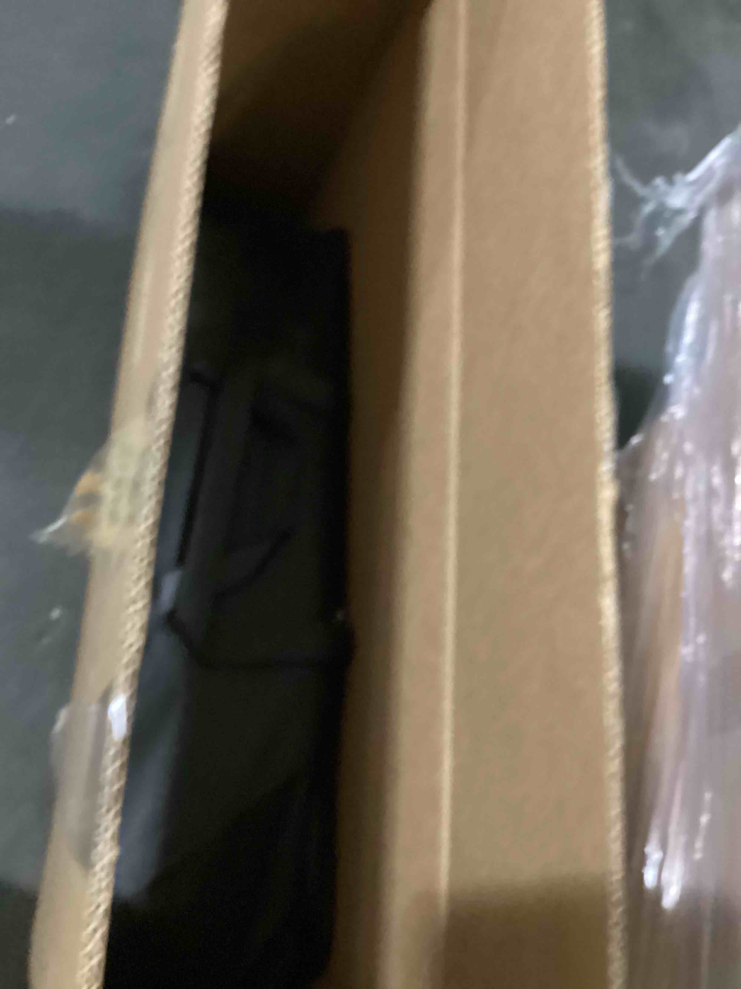 https://s3.amazonaws.com/lotting-images-prod/bidfta/RED5752205_1715604982076.jpeg