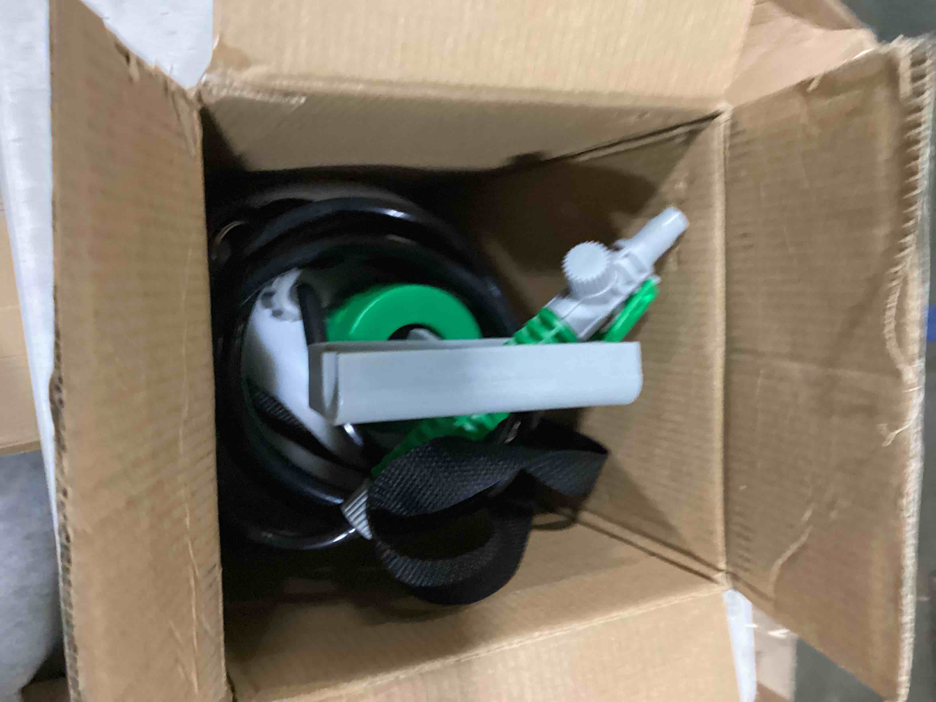 https://s3.amazonaws.com/lotting-images-prod/bidfta/RED5752311_1715693272064.jpeg