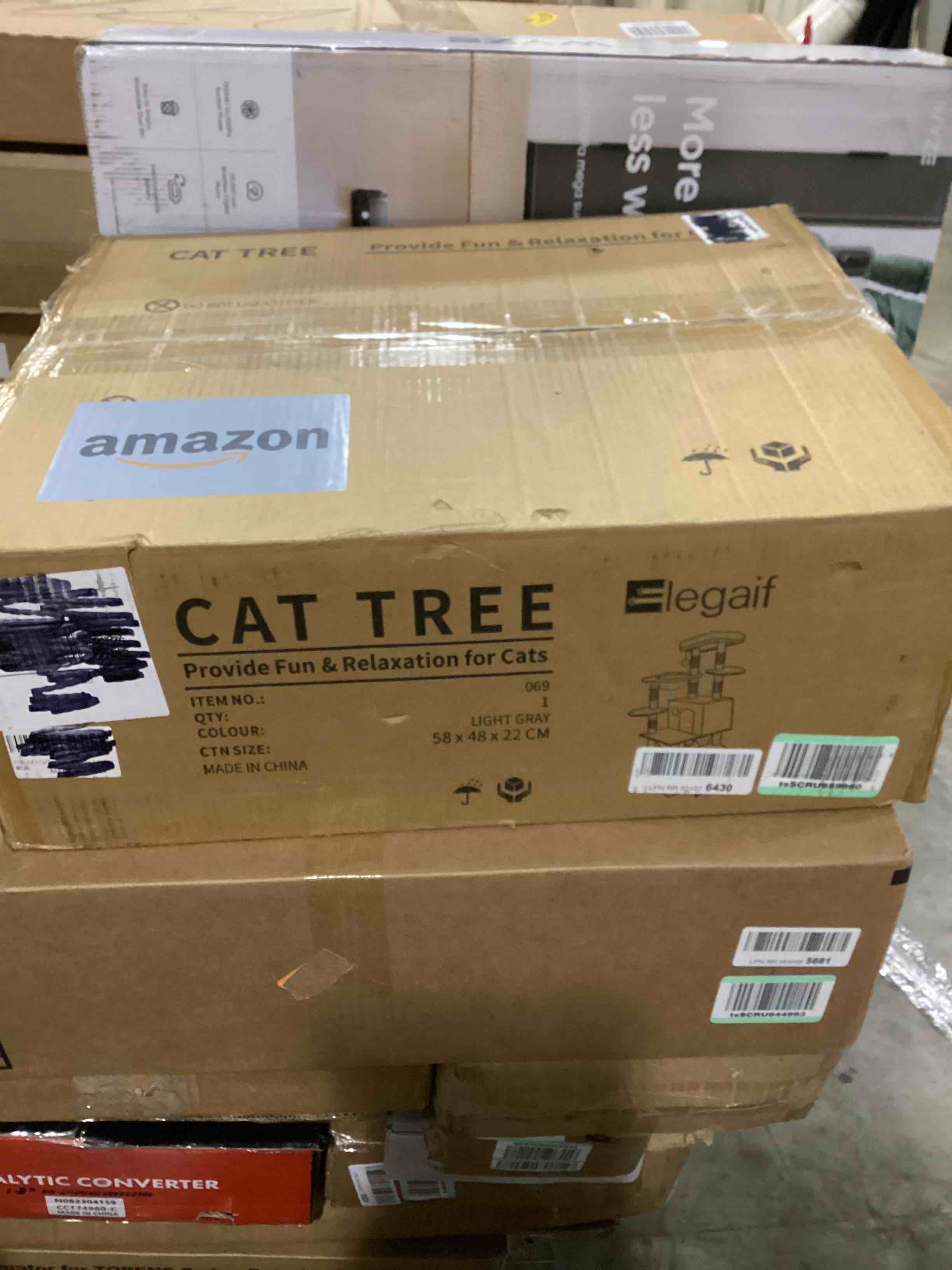 https://s3.amazonaws.com/lotting-images-prod/bidfta/RED5752317_1715697206535.jpeg