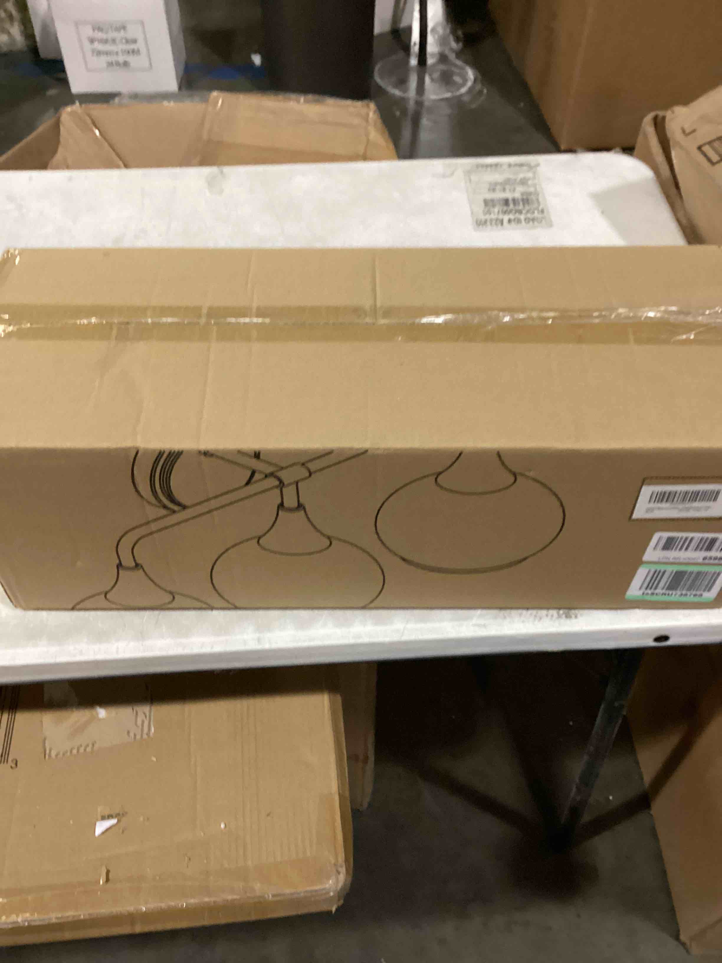 https://s3.amazonaws.com/lotting-images-prod/bidfta/RED5752326_1715696909922.jpeg