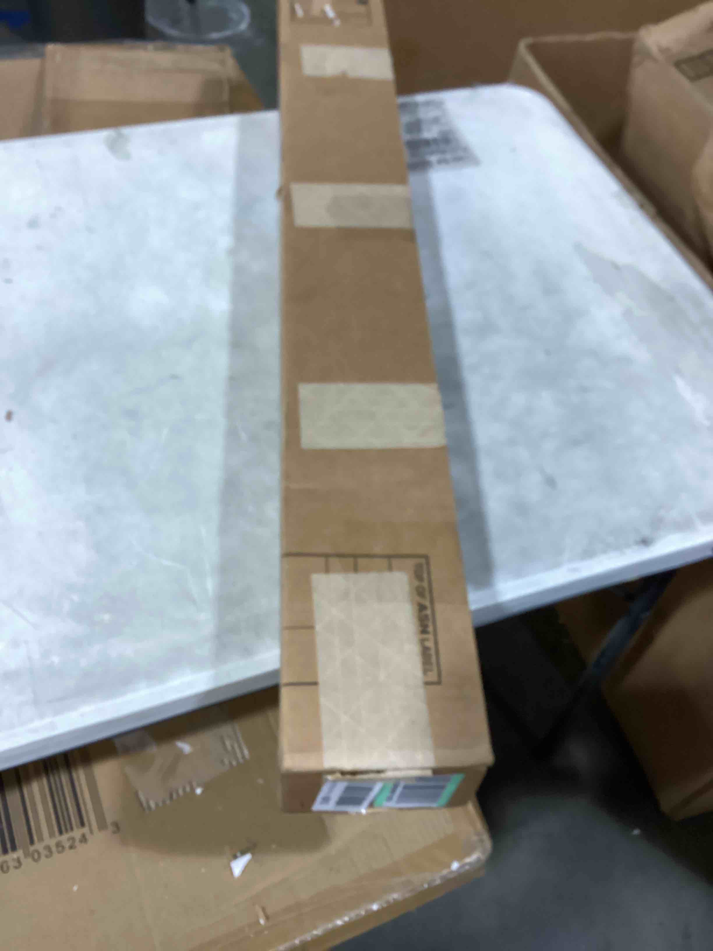https://s3.amazonaws.com/lotting-images-prod/bidfta/RED5752359_1715700973442.jpeg