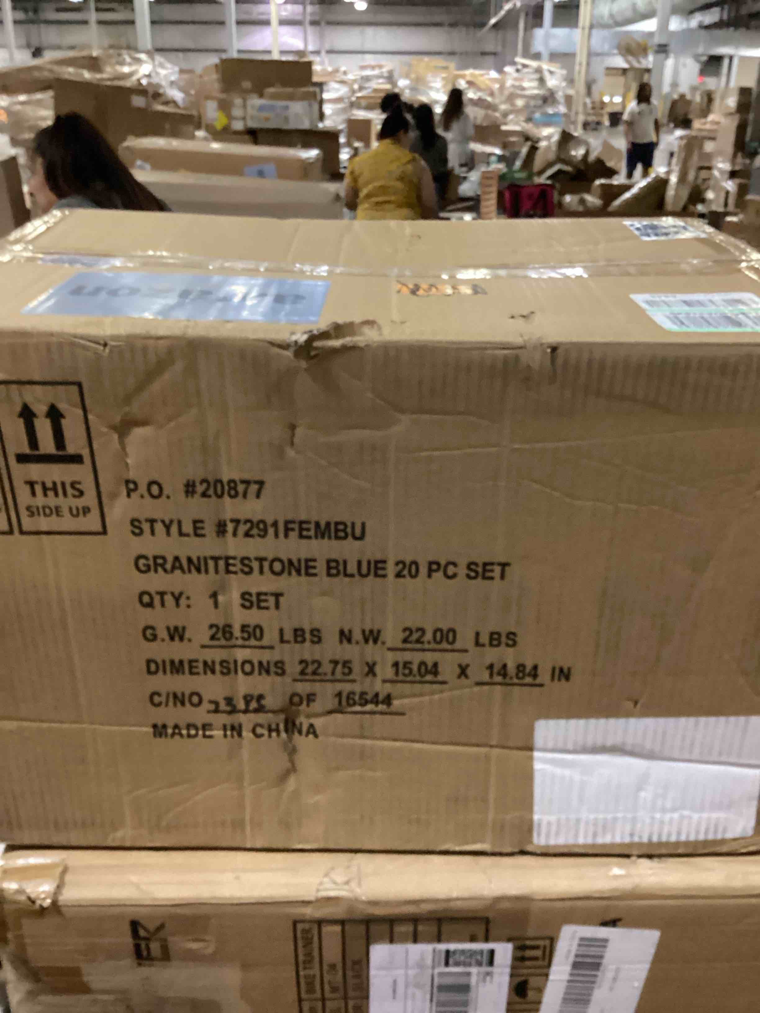 https://s3.amazonaws.com/lotting-images-prod/bidfta/RED5752703_1715957777893.jpeg