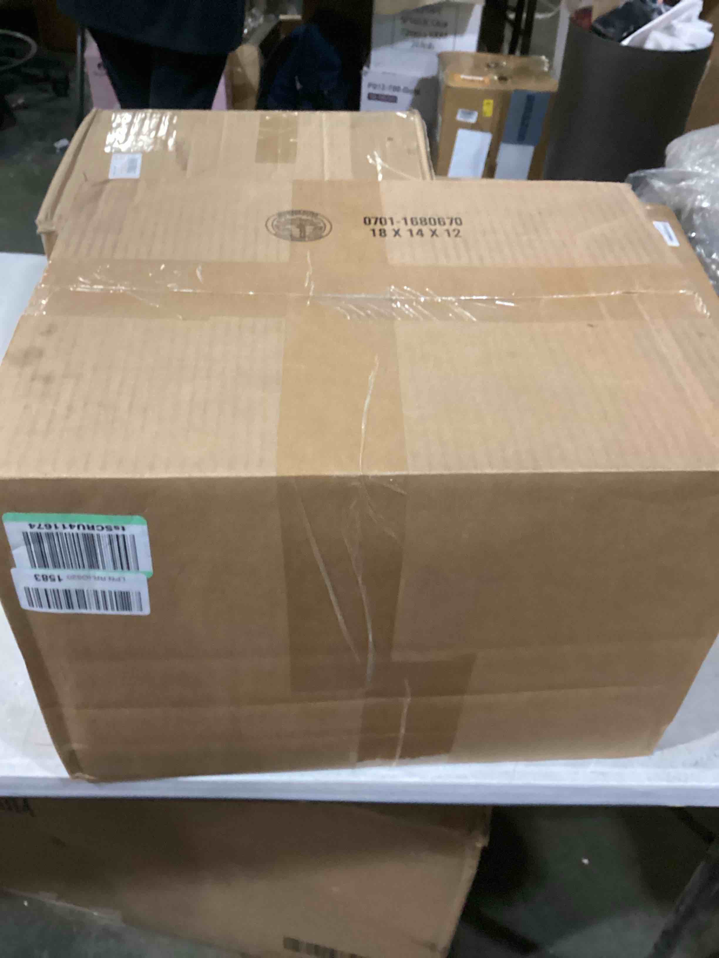 https://s3.amazonaws.com/lotting-images-prod/bidfta/RED5752847_1716051164045.jpeg