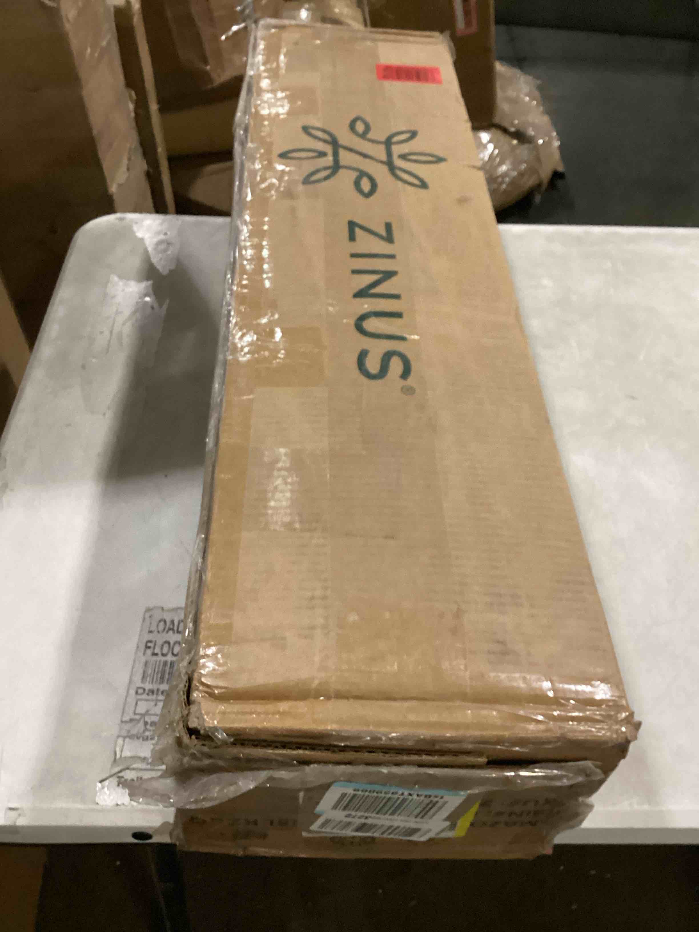 https://s3.amazonaws.com/lotting-images-prod/bidfta/RED5752931_1716211444789.jpeg