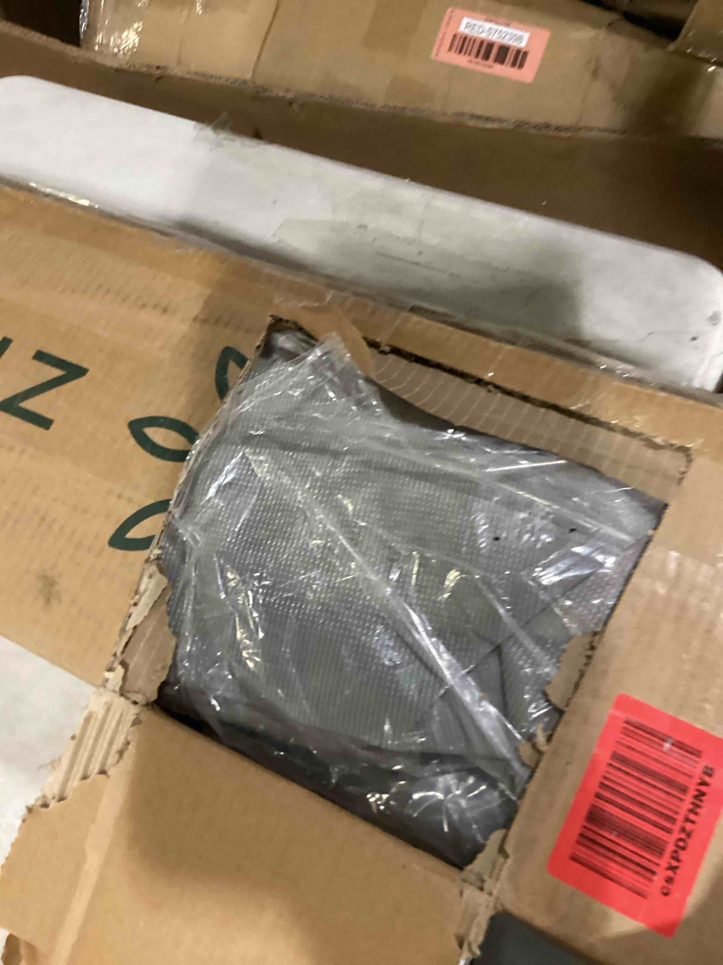 https://s3.amazonaws.com/lotting-images-prod/bidfta/RED5752931_1716211500582.jpeg