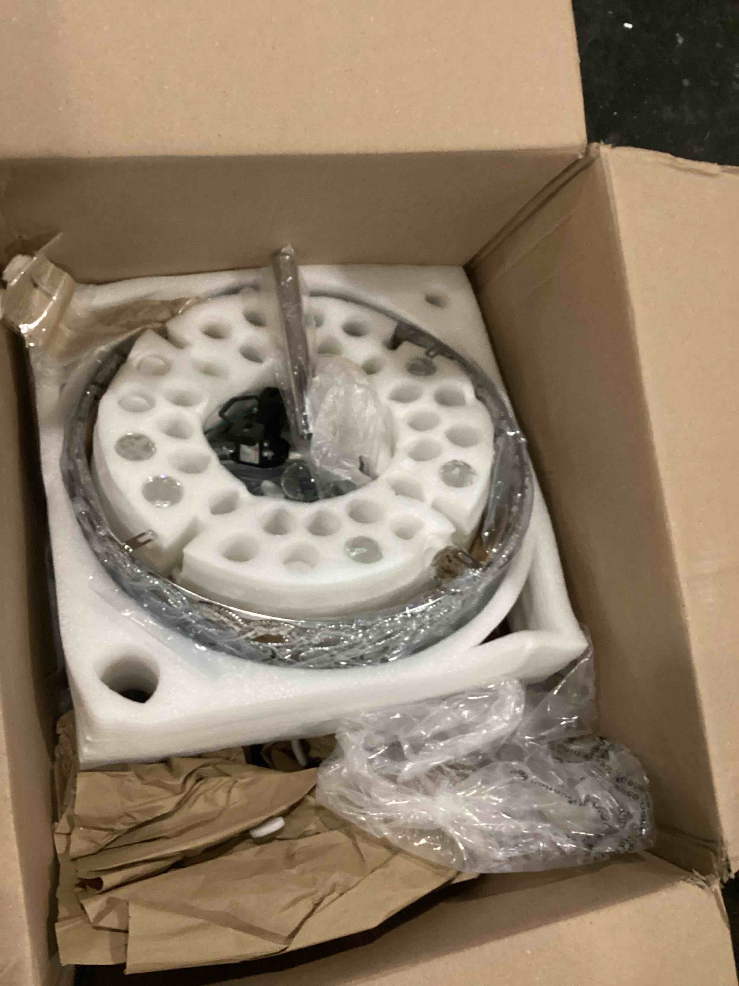 https://s3.amazonaws.com/lotting-images-prod/bidfta/RED5753148_1715701984993.jpeg