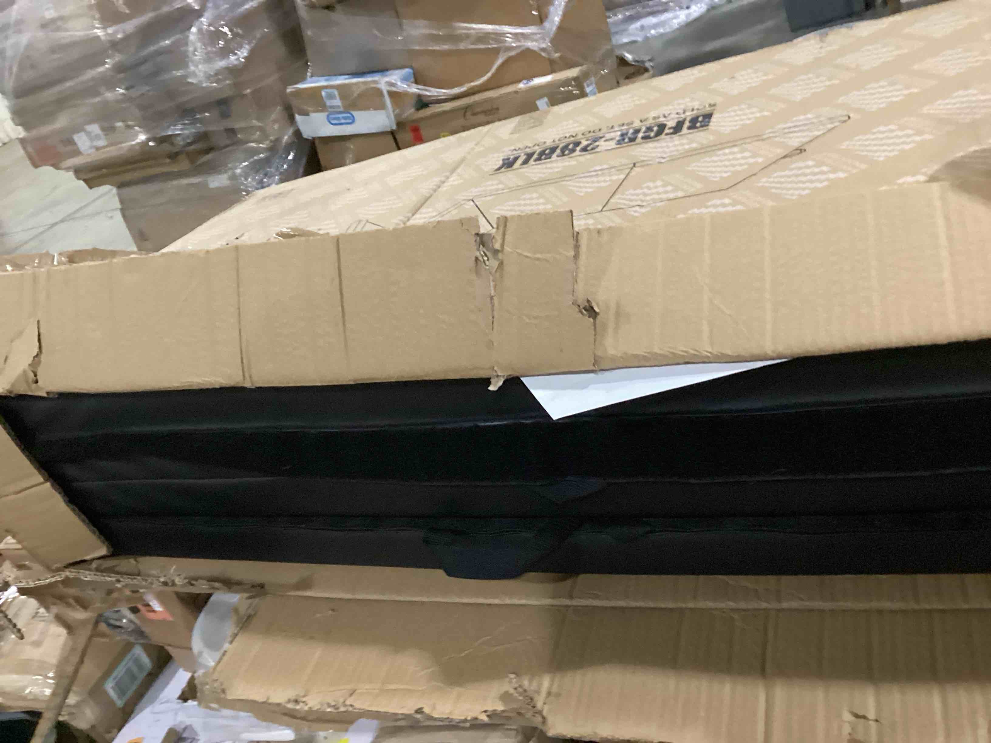 https://s3.amazonaws.com/lotting-images-prod/bidfta/RED5753178_1715712375308.jpeg