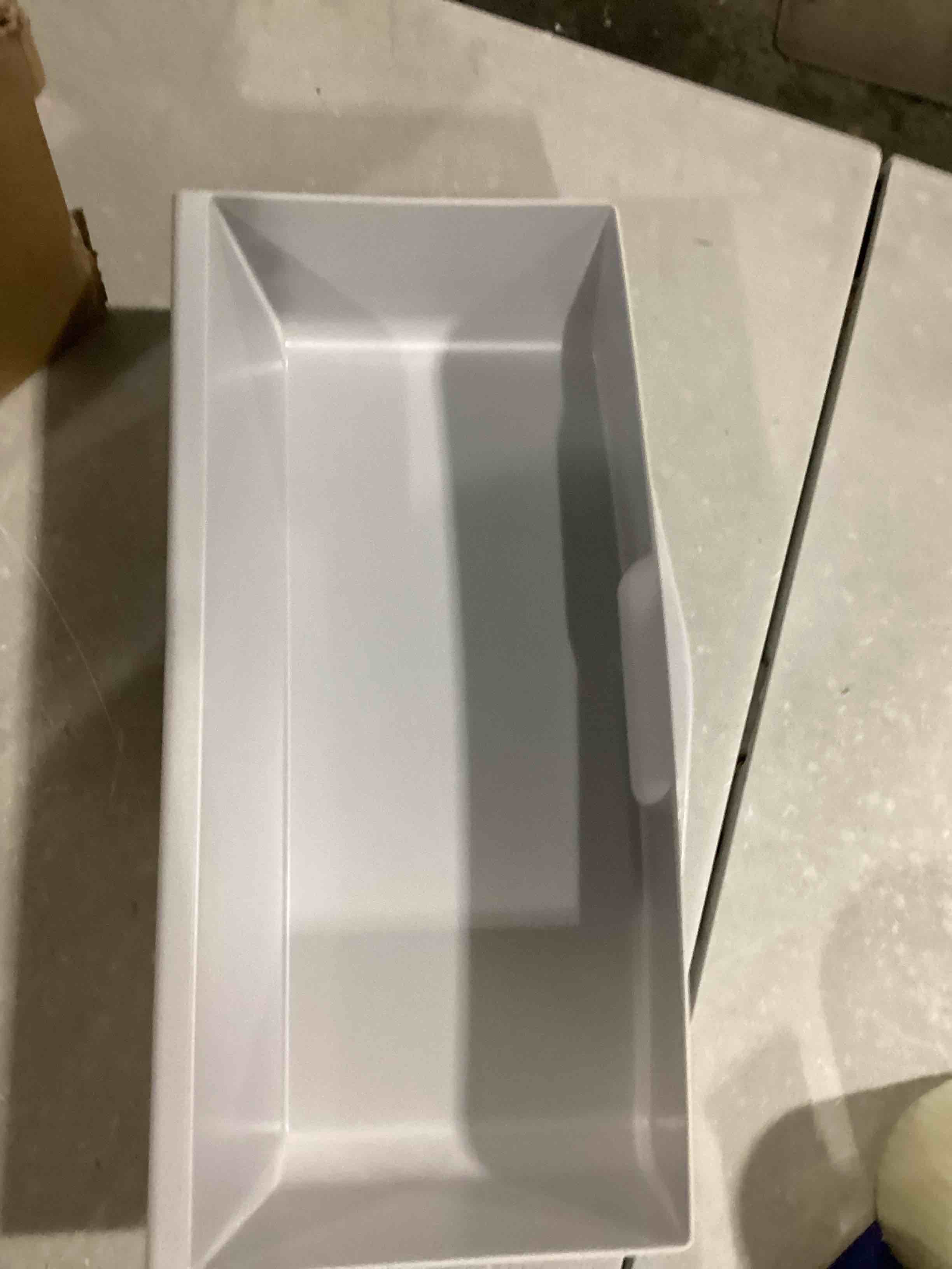 https://s3.amazonaws.com/lotting-images-prod/bidfta/RED5753280_1715793552360.jpeg