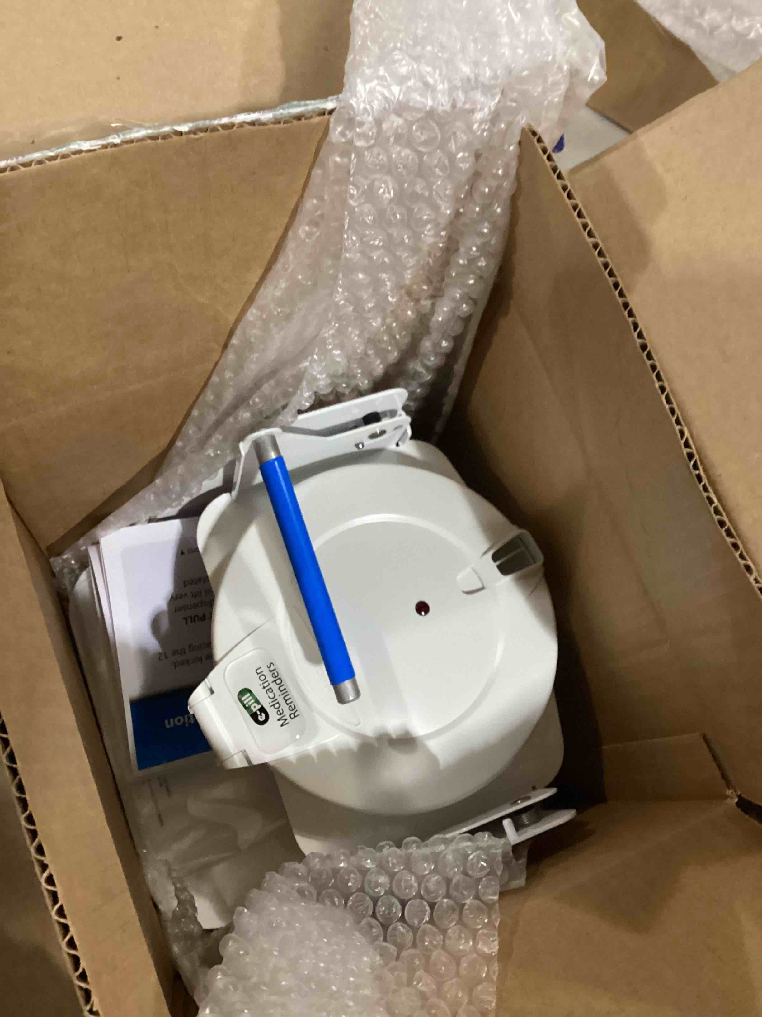 https://s3.amazonaws.com/lotting-images-prod/bidfta/RED5753325_1715863164051.jpeg