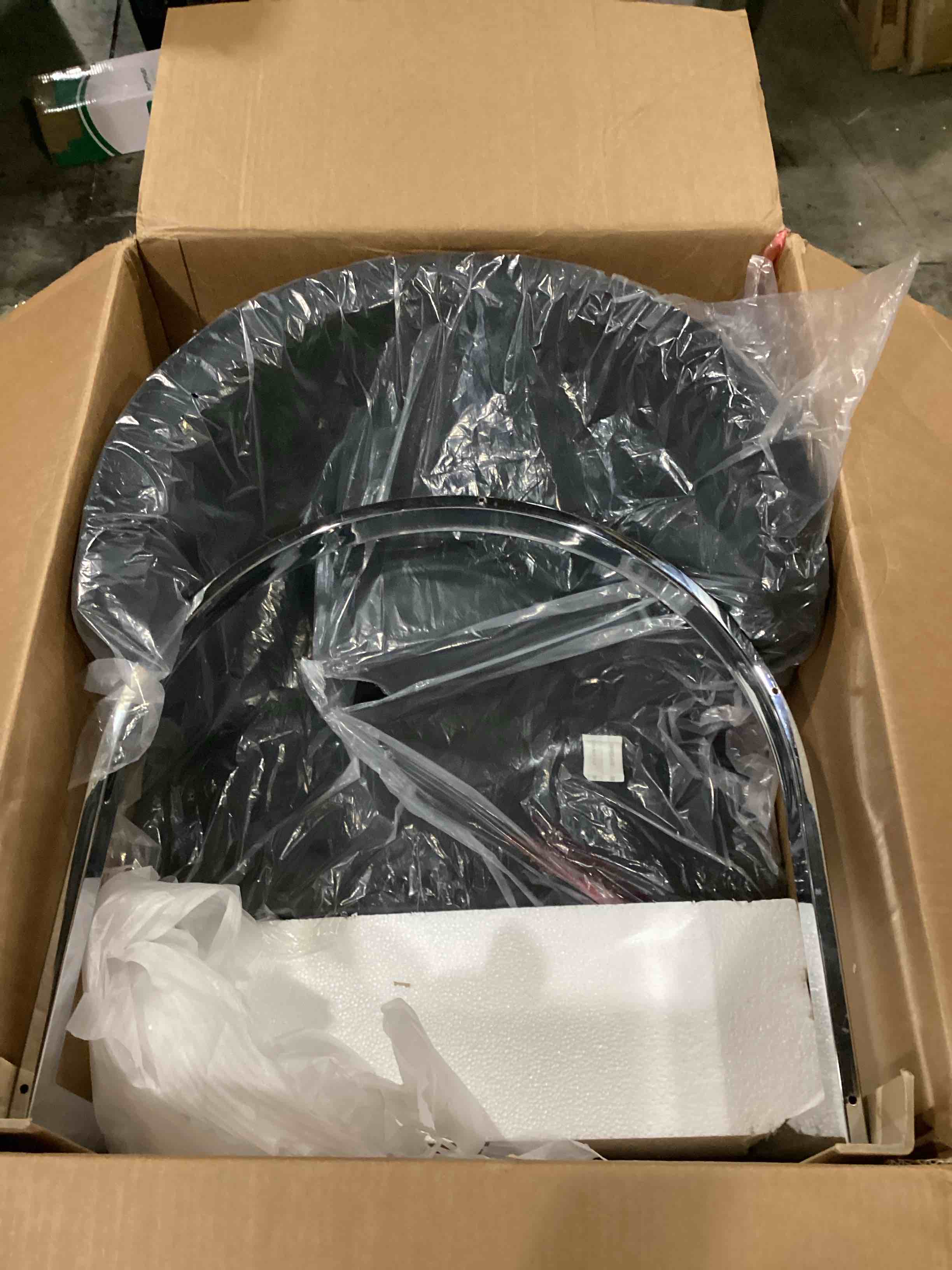 https://s3.amazonaws.com/lotting-images-prod/bidfta/RED5753495_1715972591767.jpeg