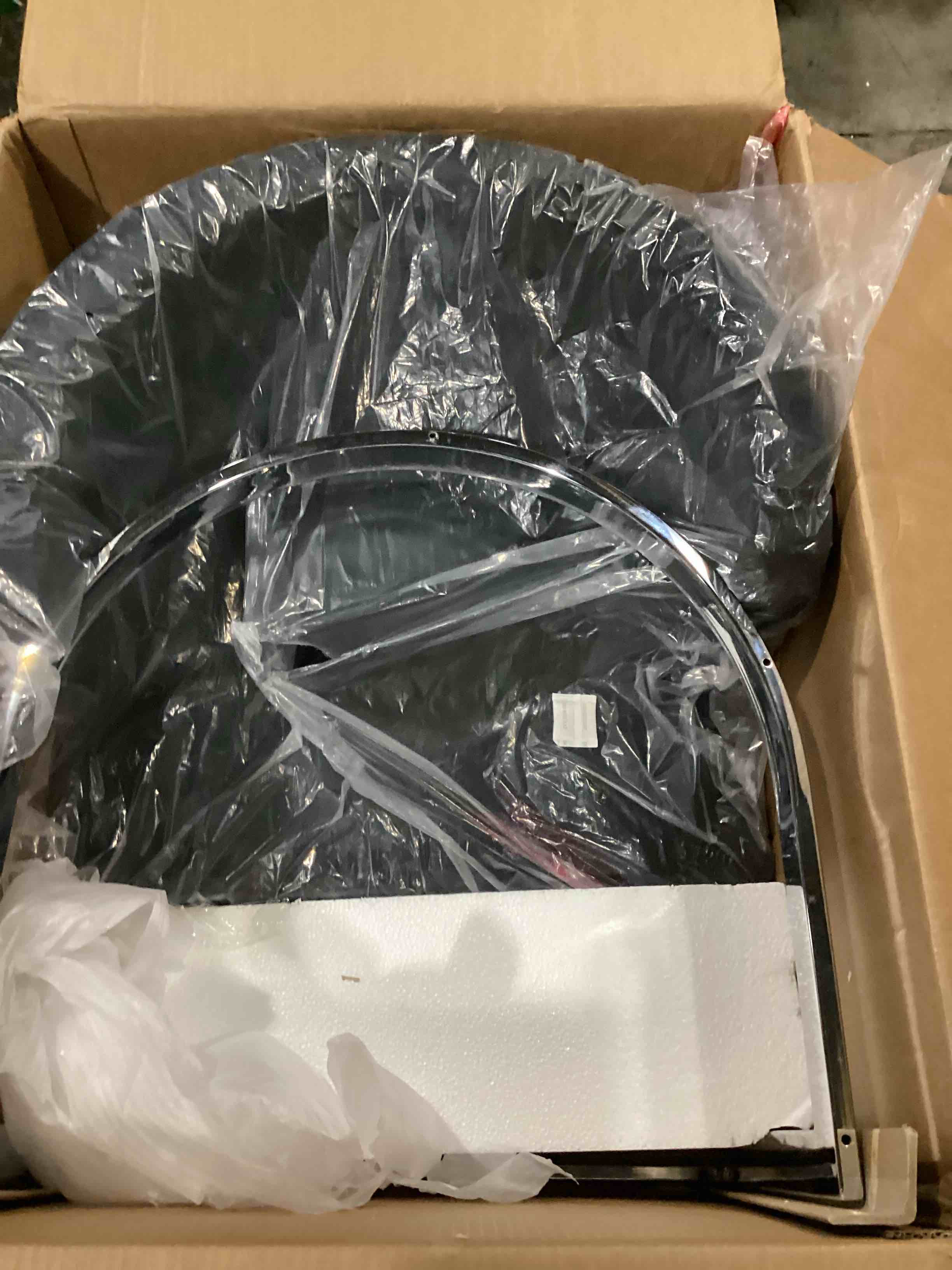 https://s3.amazonaws.com/lotting-images-prod/bidfta/RED5753495_1715972726490.jpeg
