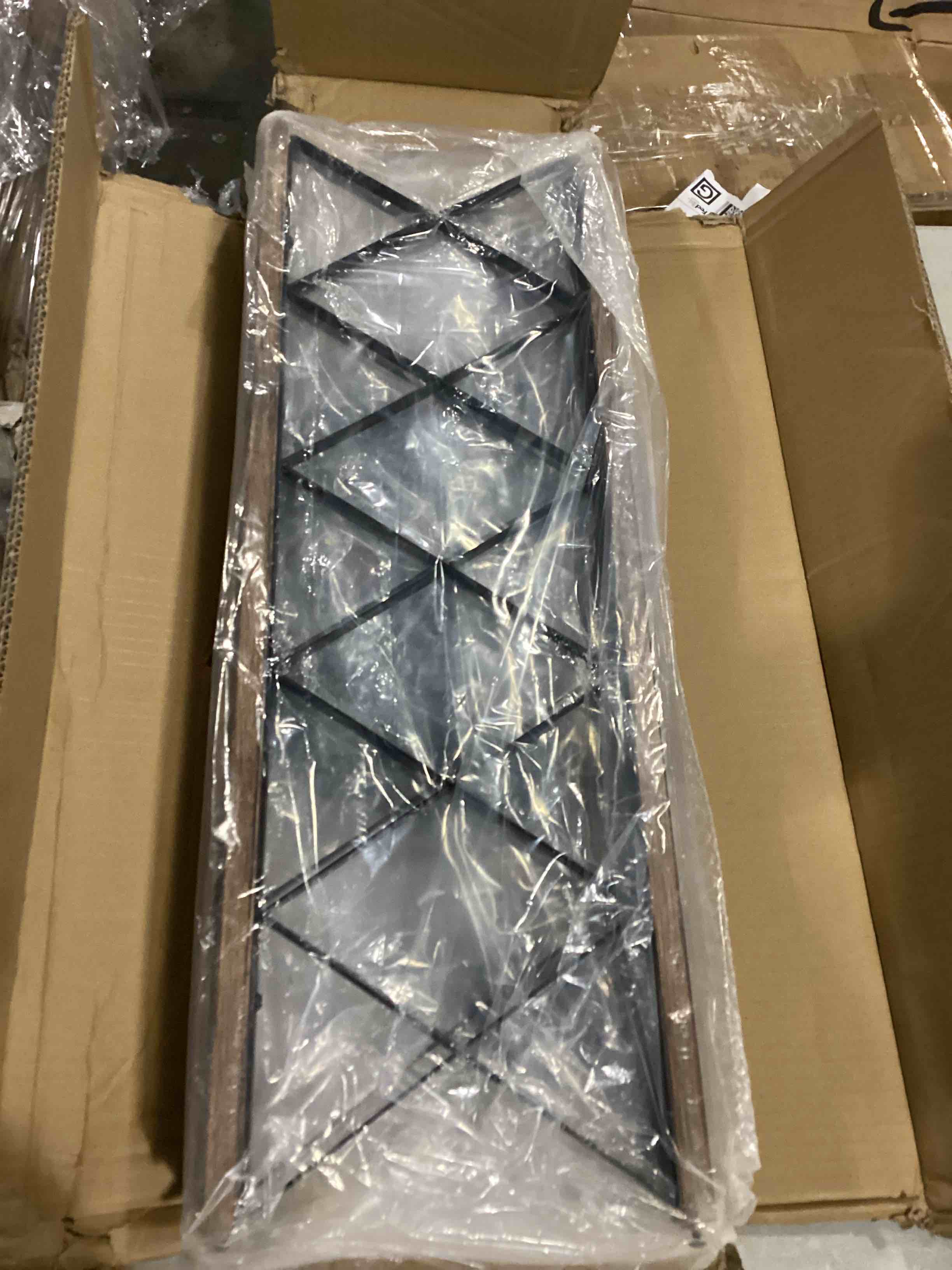 https://s3.amazonaws.com/lotting-images-prod/bidfta/RED5753522_1716038208608.jpeg