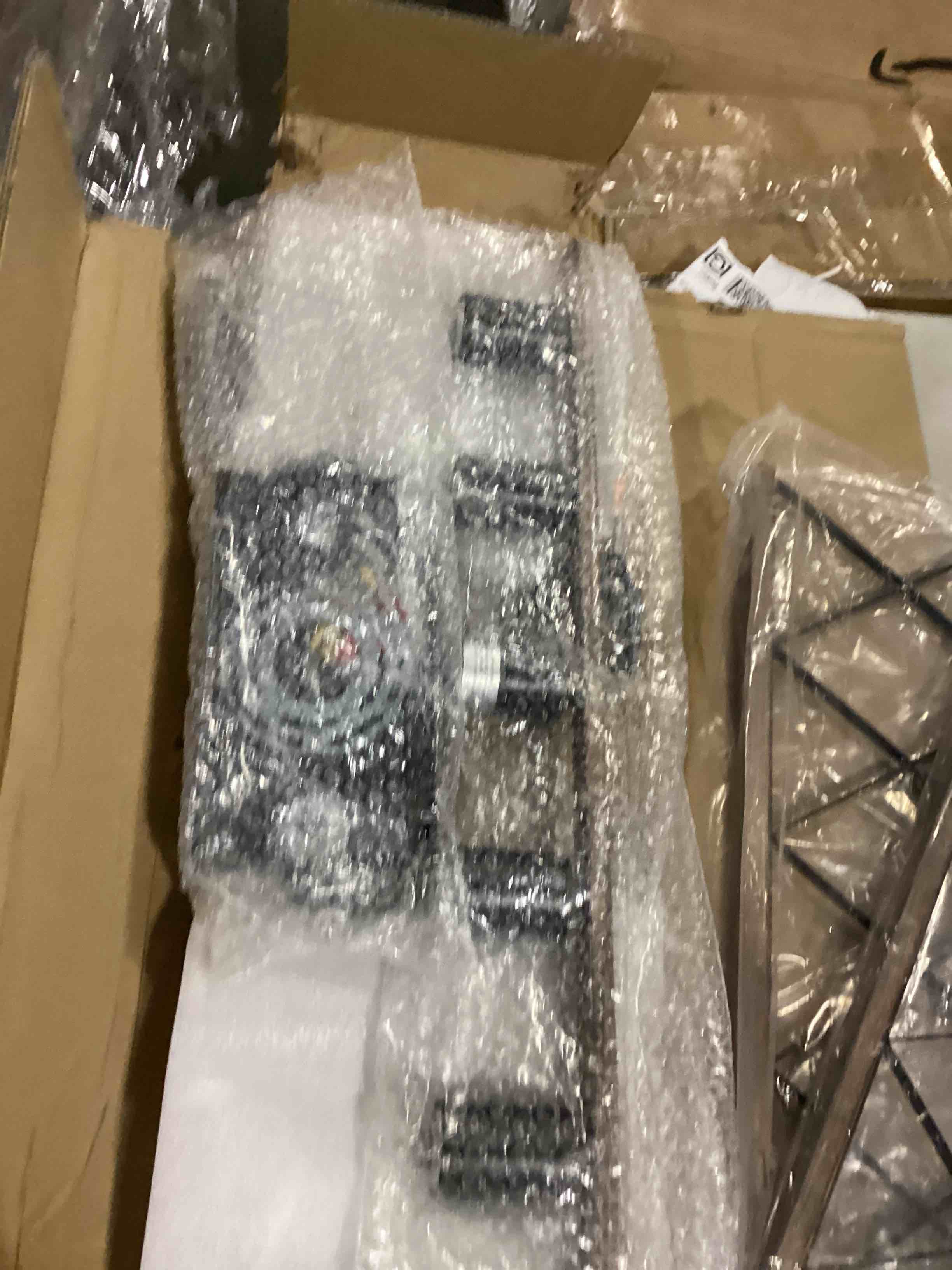 https://s3.amazonaws.com/lotting-images-prod/bidfta/RED5753522_1716038422308.jpeg