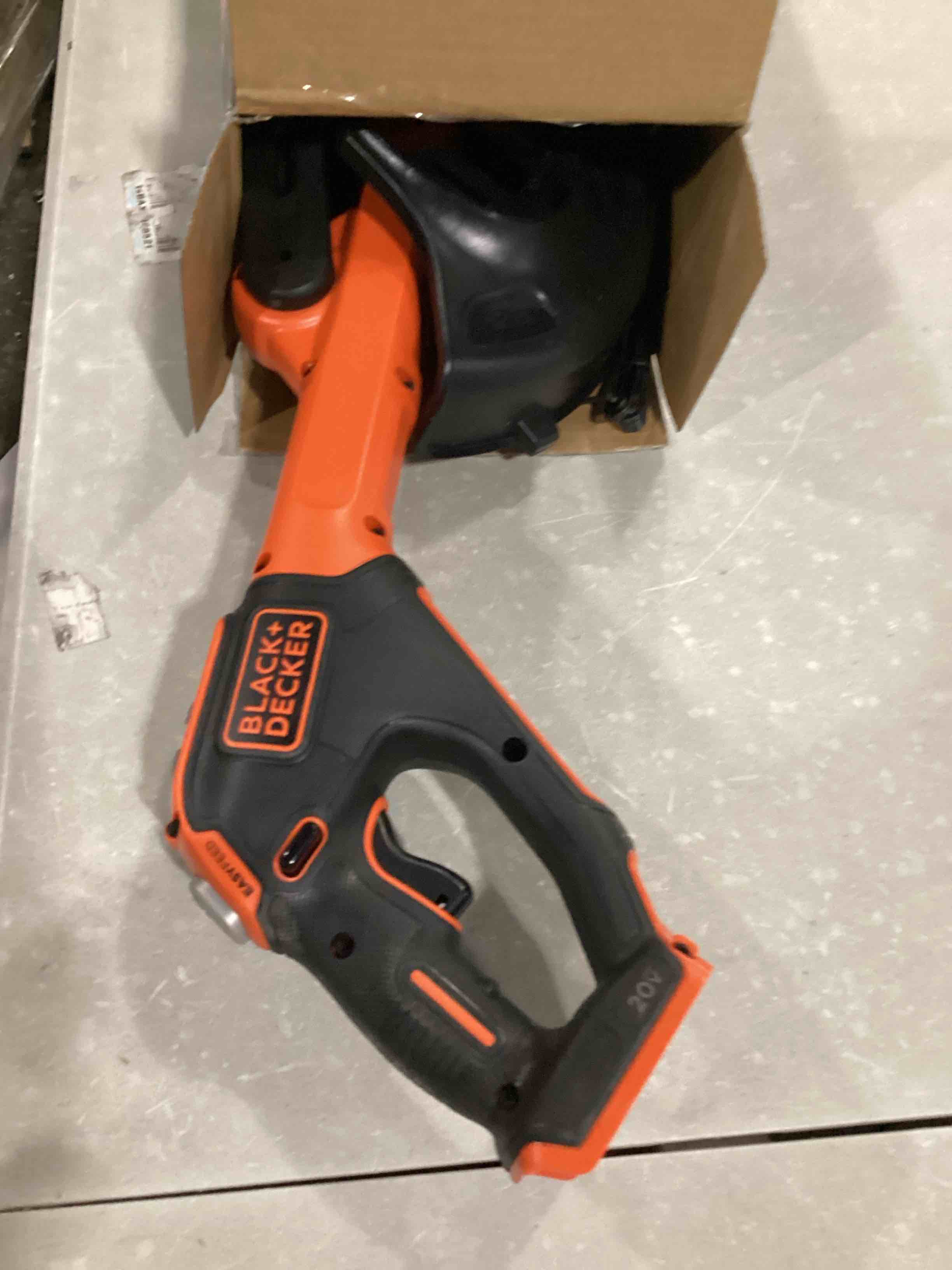 https://s3.amazonaws.com/lotting-images-prod/bidfta/RED5753619_1716211547222.jpeg