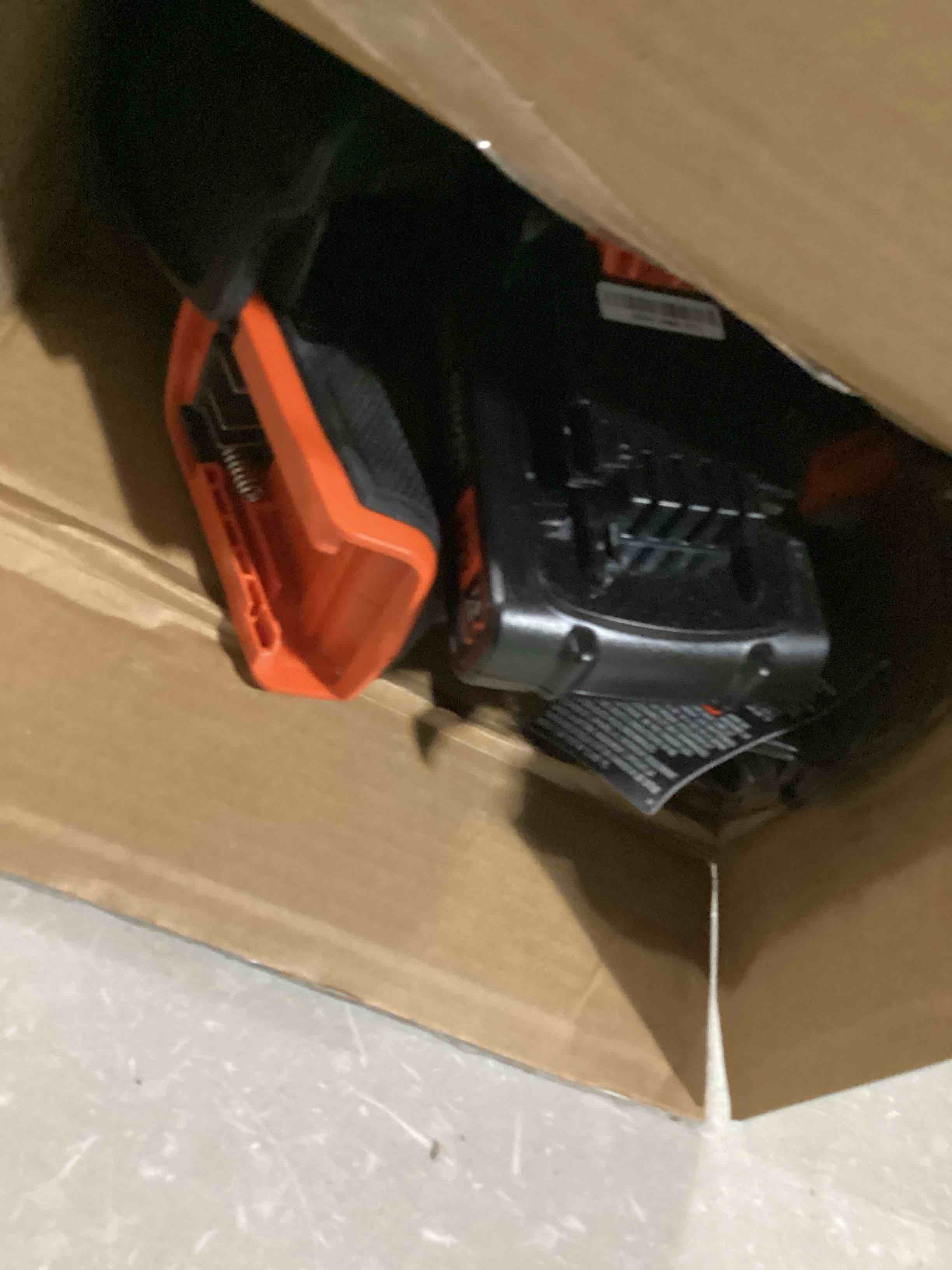 https://s3.amazonaws.com/lotting-images-prod/bidfta/RED5753619_1716211736533.jpeg