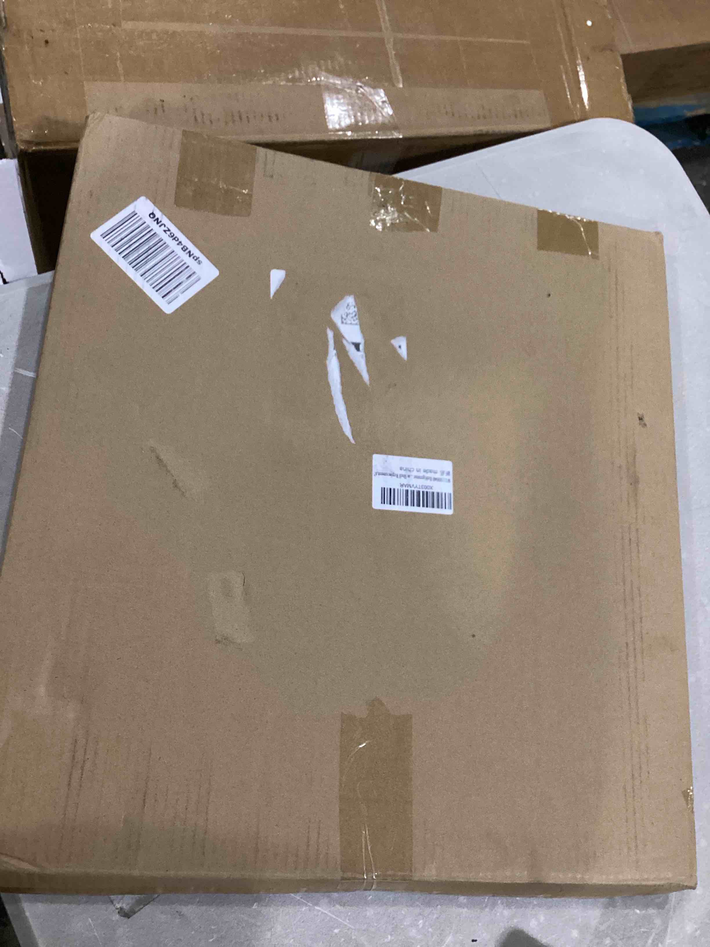 https://s3.amazonaws.com/lotting-images-prod/bidfta/RED5753733_1716295104049.jpeg