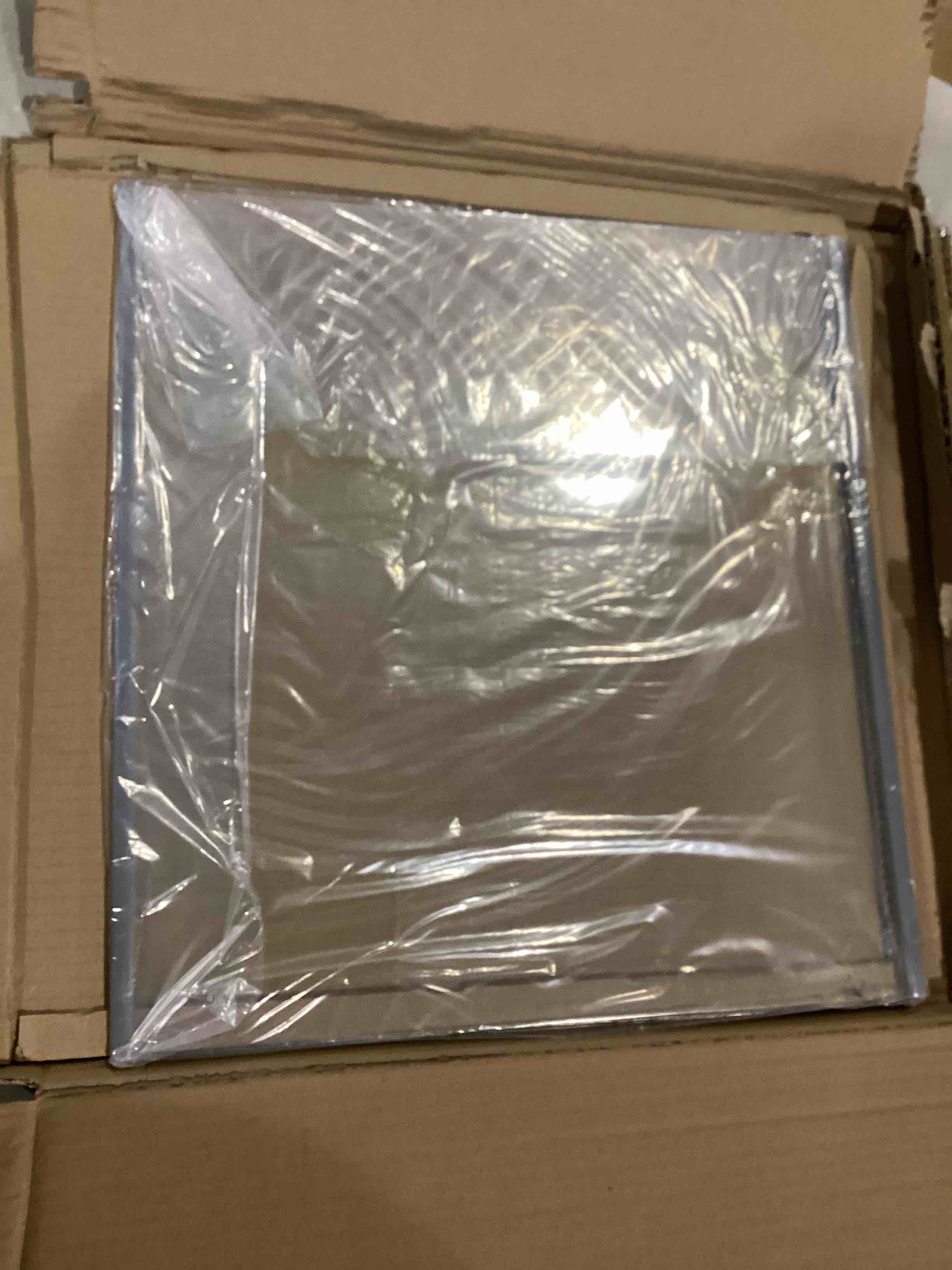 https://s3.amazonaws.com/lotting-images-prod/bidfta/RED5753733_1716295151804.jpeg