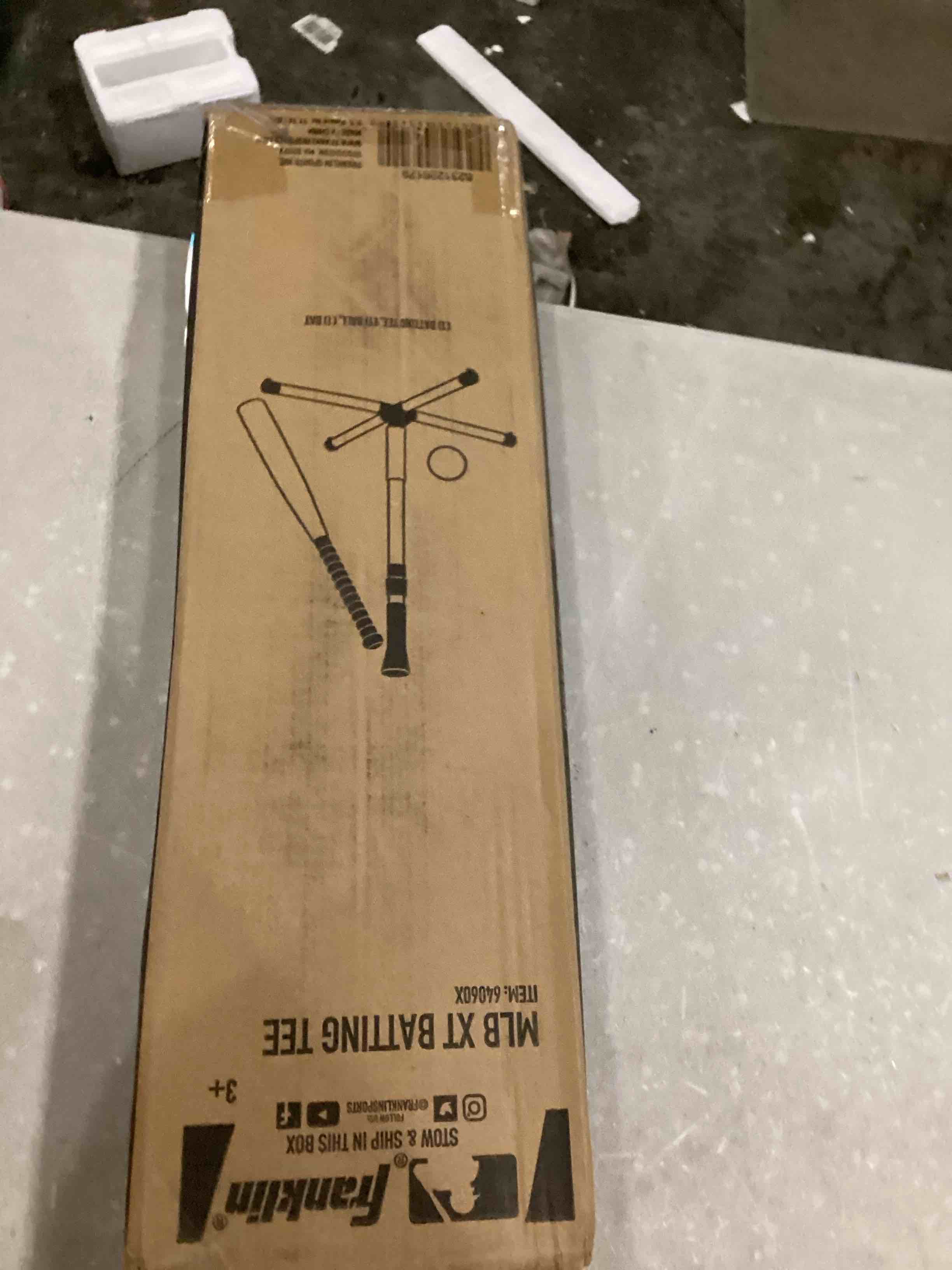https://s3.amazonaws.com/lotting-images-prod/bidfta/RED5753774_1716302460869.jpeg