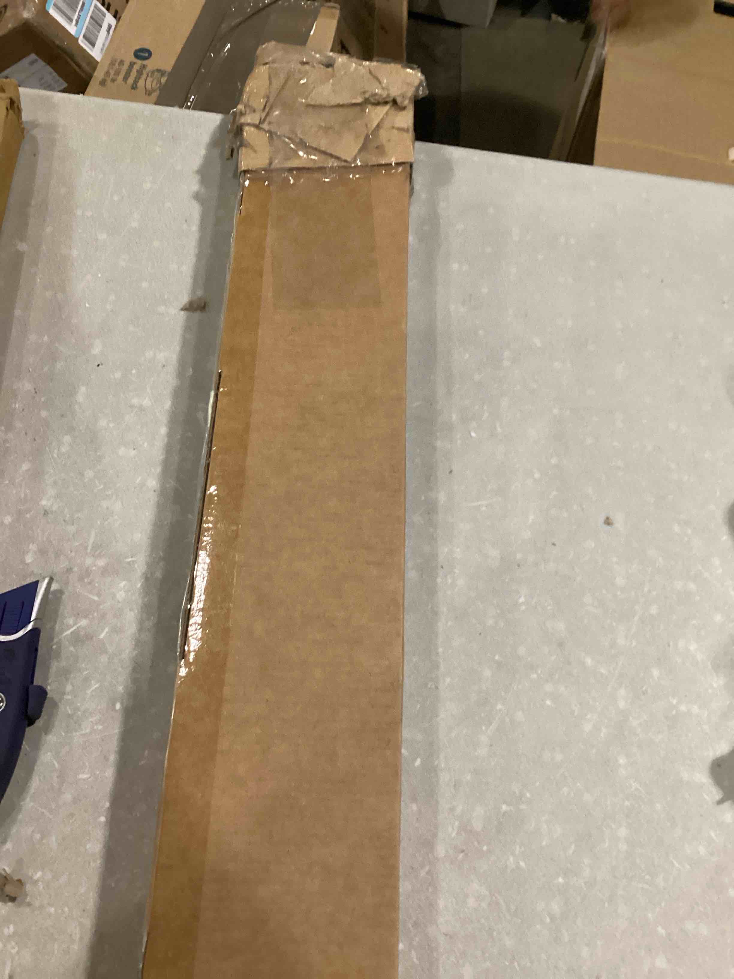 https://s3.amazonaws.com/lotting-images-prod/bidfta/RED5753974_1716555300936.jpeg