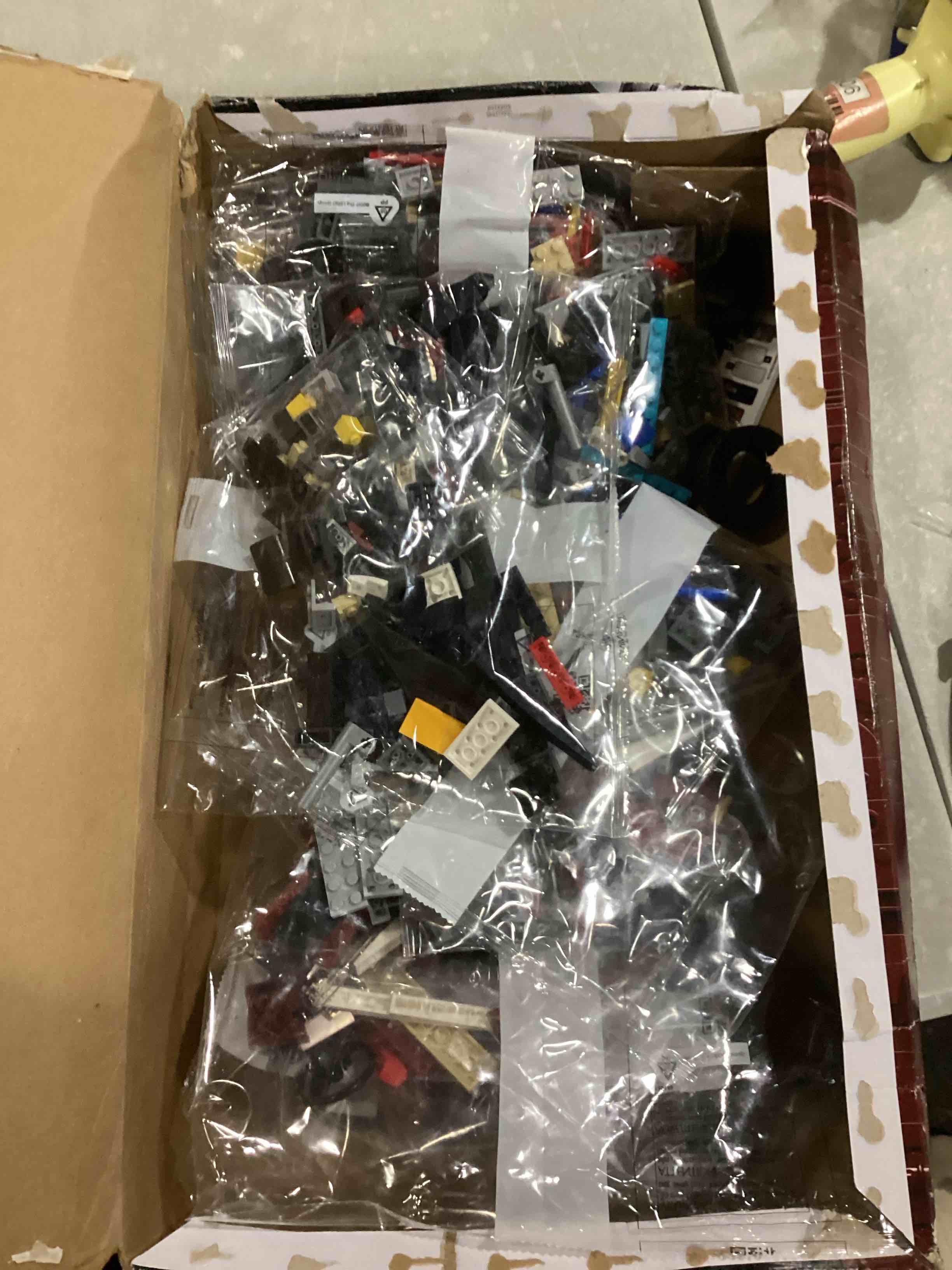 https://s3.amazonaws.com/lotting-images-prod/bidfta/RED5753979_1716556172737.jpeg