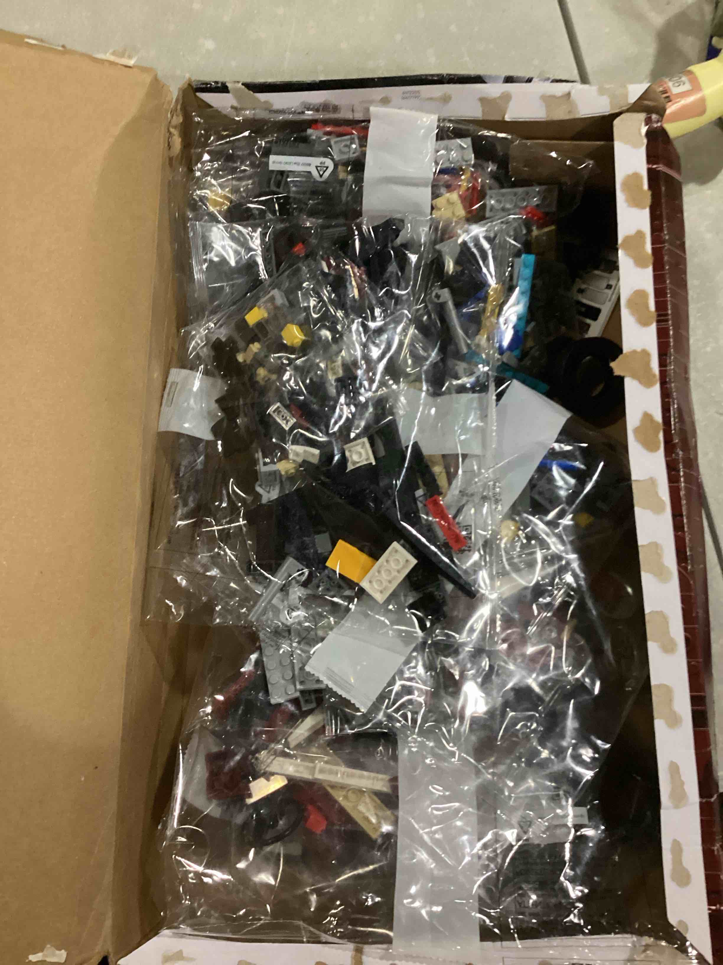 https://s3.amazonaws.com/lotting-images-prod/bidfta/RED5753979_1716556173579.jpeg