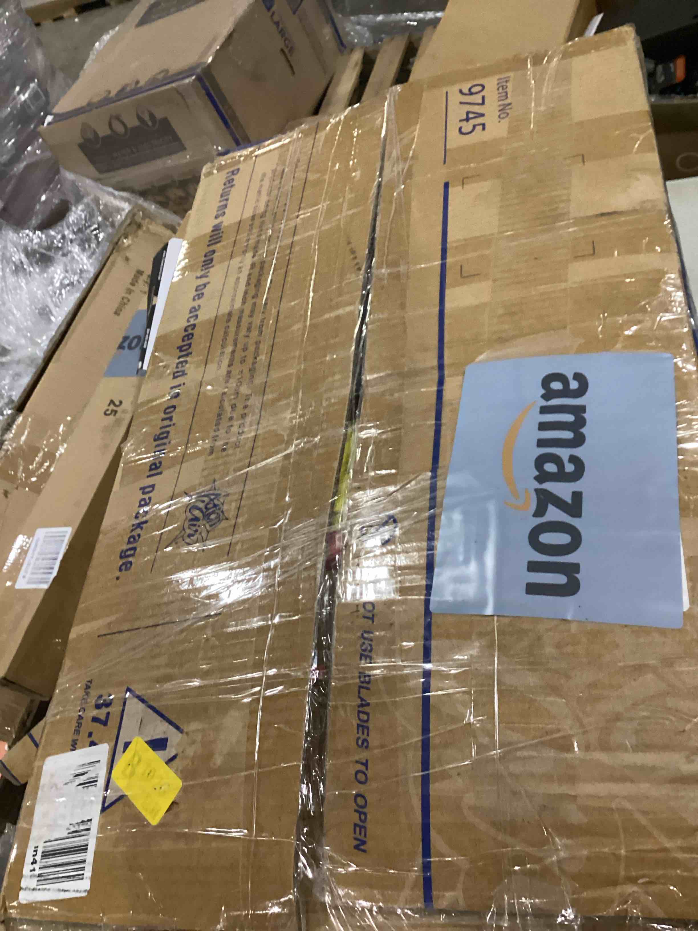 https://s3.amazonaws.com/lotting-images-prod/bidfta/RED5754002_1716563032115.jpeg