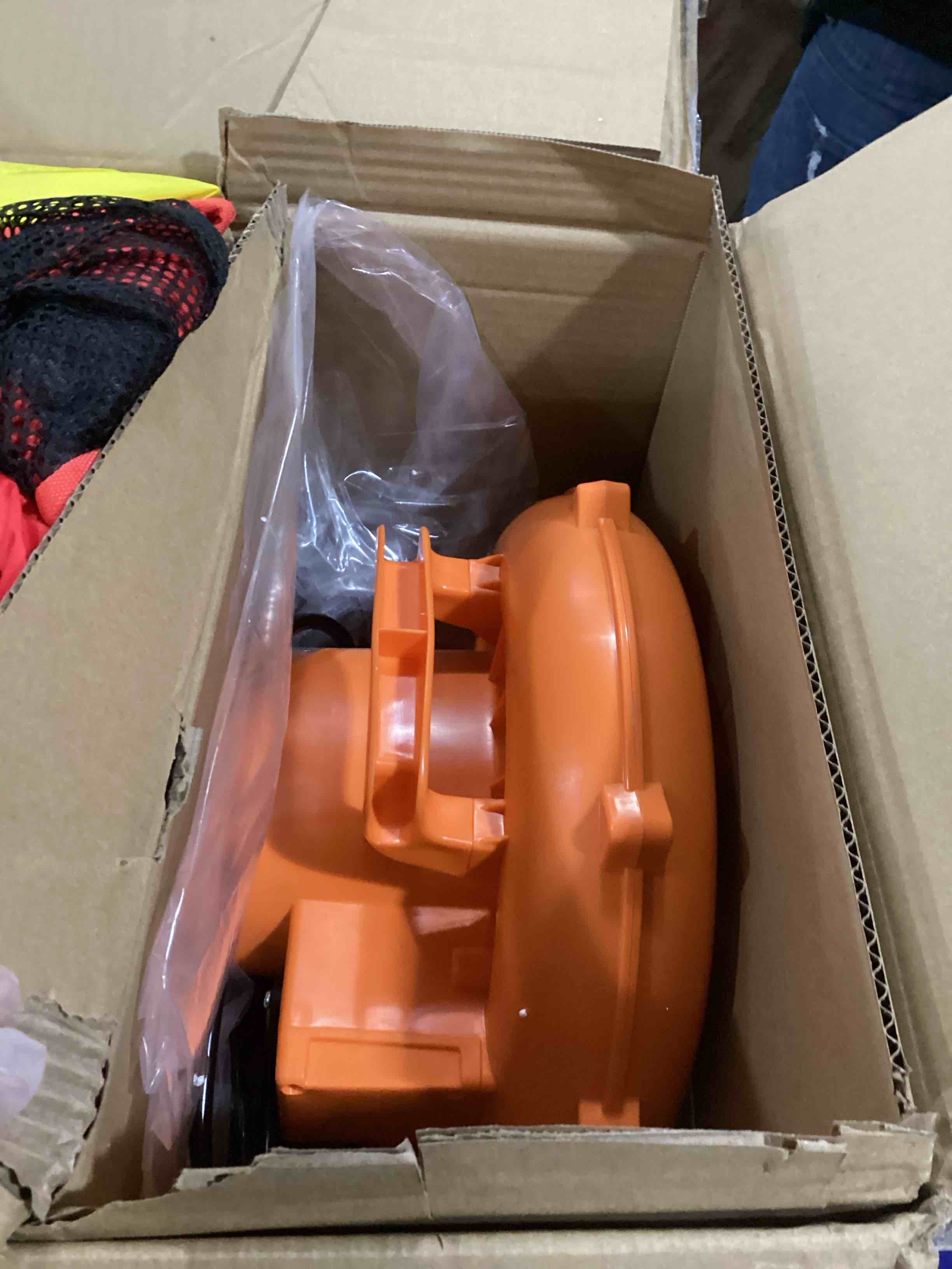 https://s3.amazonaws.com/lotting-images-prod/bidfta/RED5754002_1716563090511.jpeg