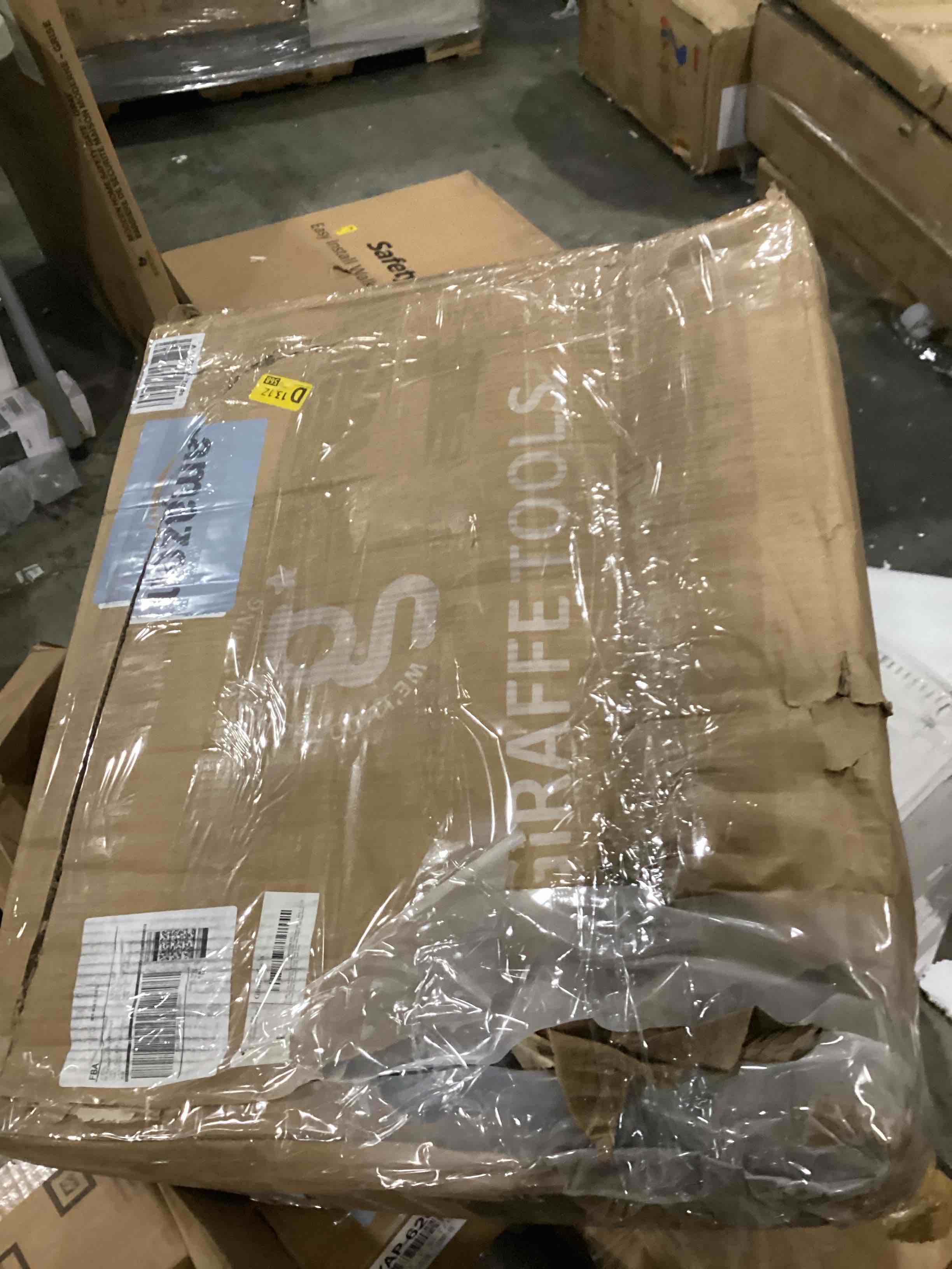 https://s3.amazonaws.com/lotting-images-prod/bidfta/RED5754037_1716572004851.jpeg