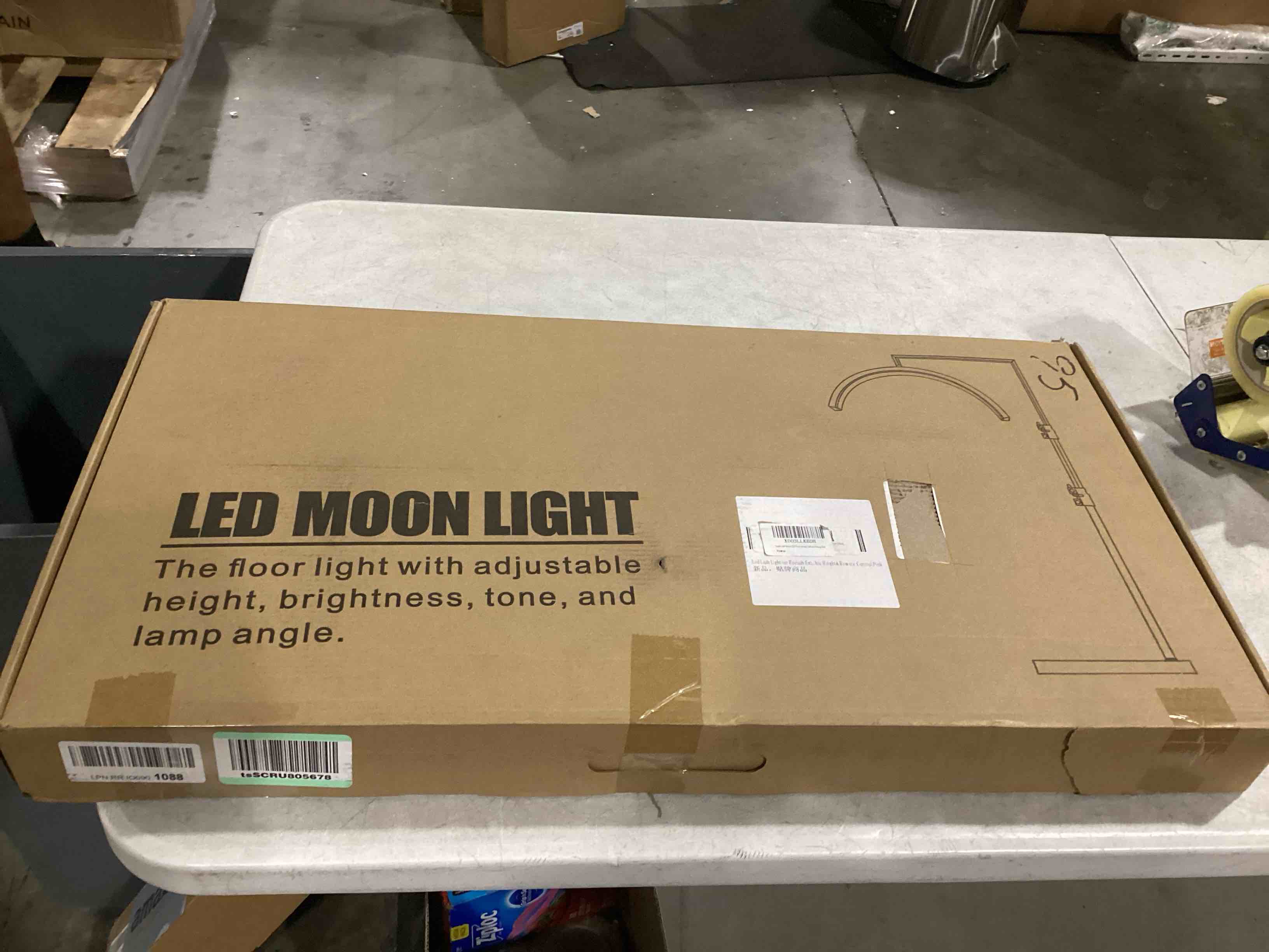 https://s3.amazonaws.com/lotting-images-prod/bidfta/RED5754620_1715269245291.jpeg