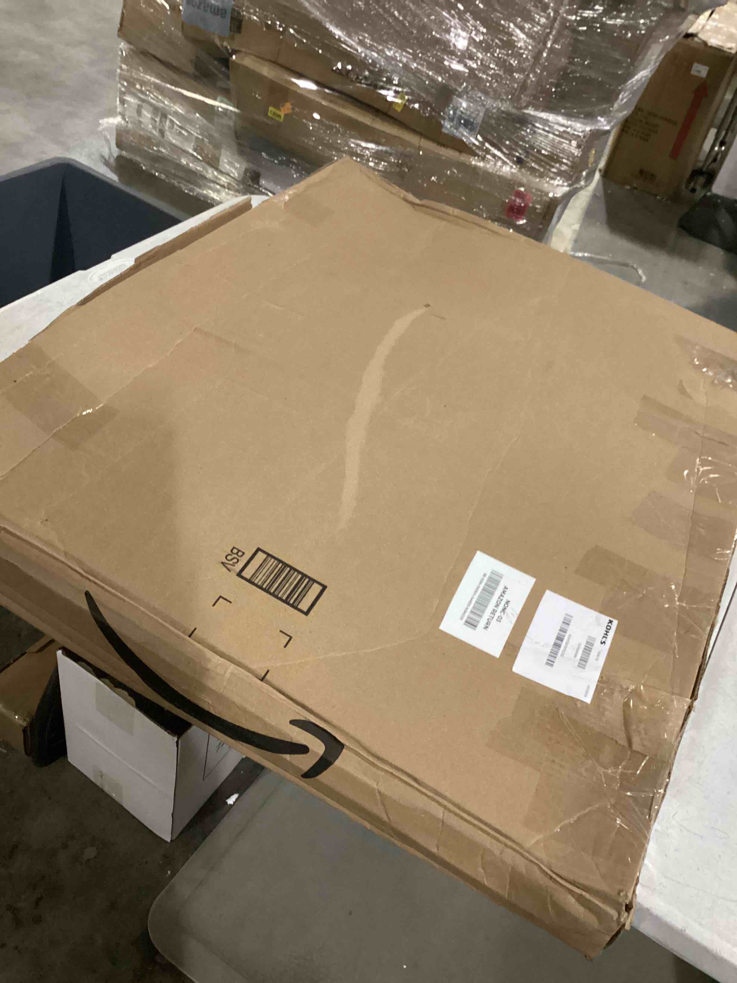 https://s3.amazonaws.com/lotting-images-prod/bidfta/RED5755156_1715957545905.jpeg