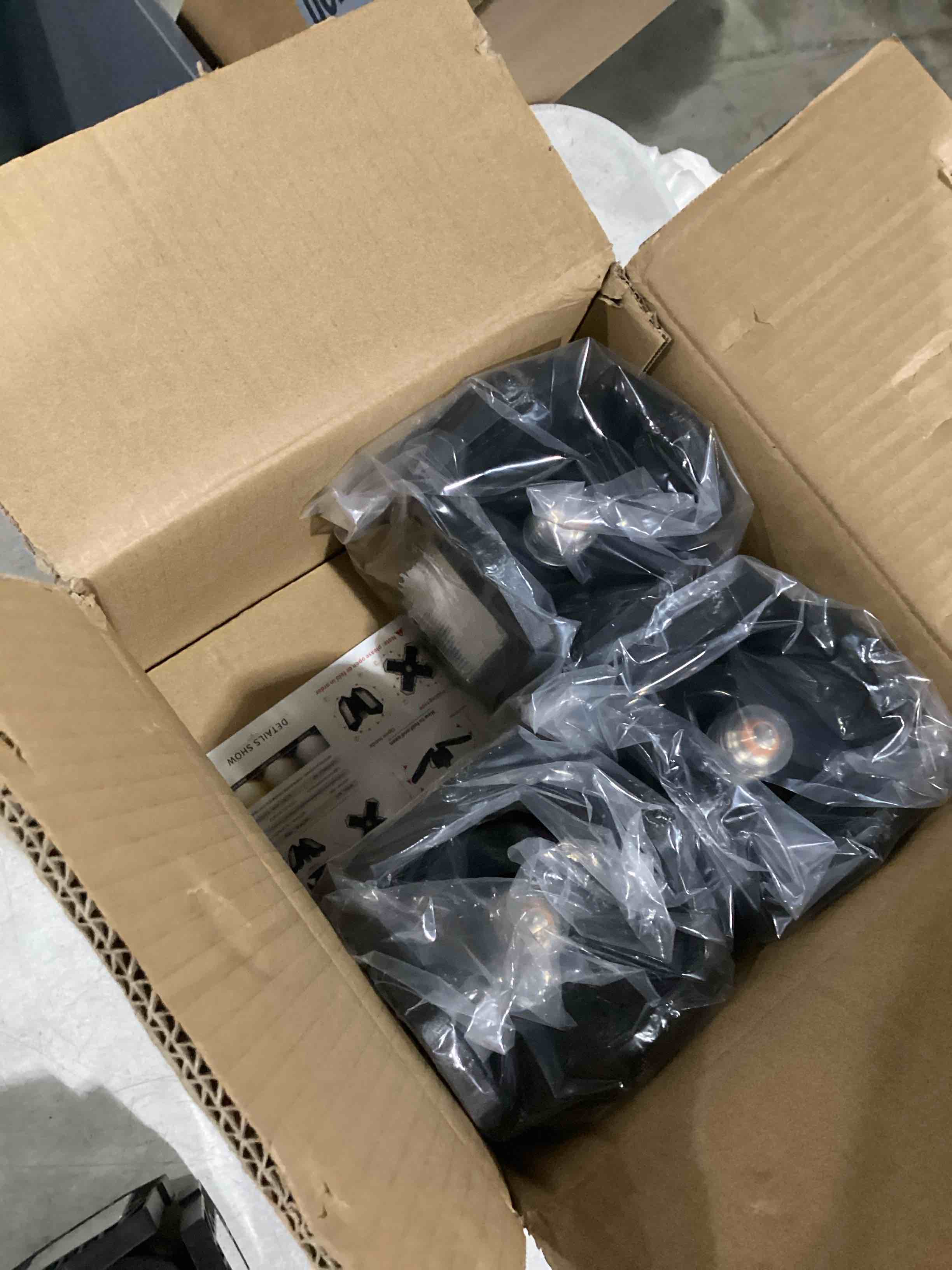 https://s3.amazonaws.com/lotting-images-prod/bidfta/RED5755289_1716303246066.jpeg
