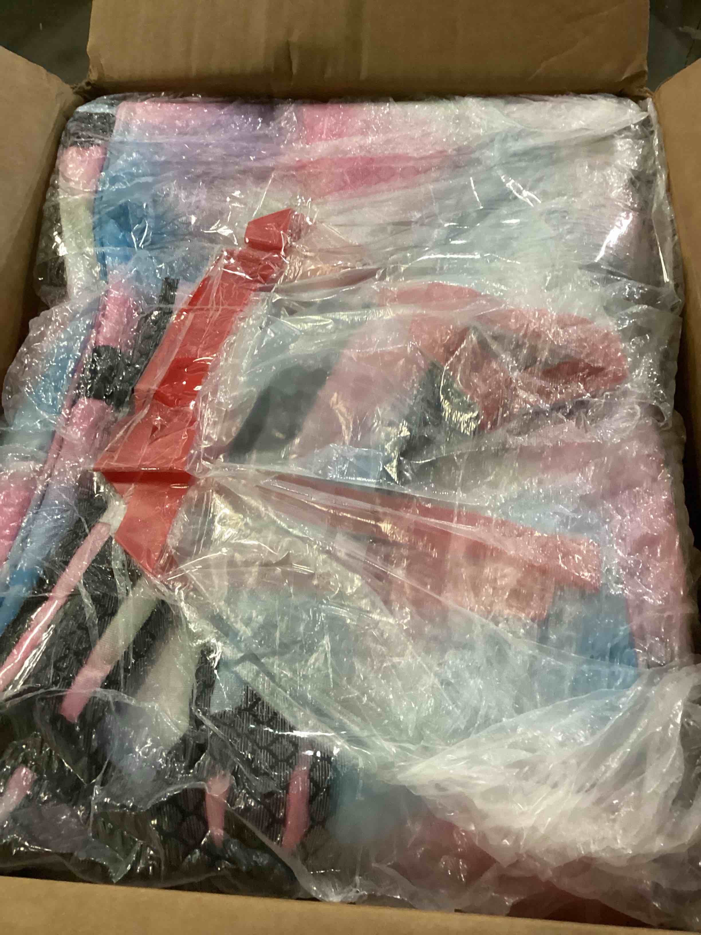 https://s3.amazonaws.com/lotting-images-prod/bidfta/RED5756079_1710522307087.jpeg