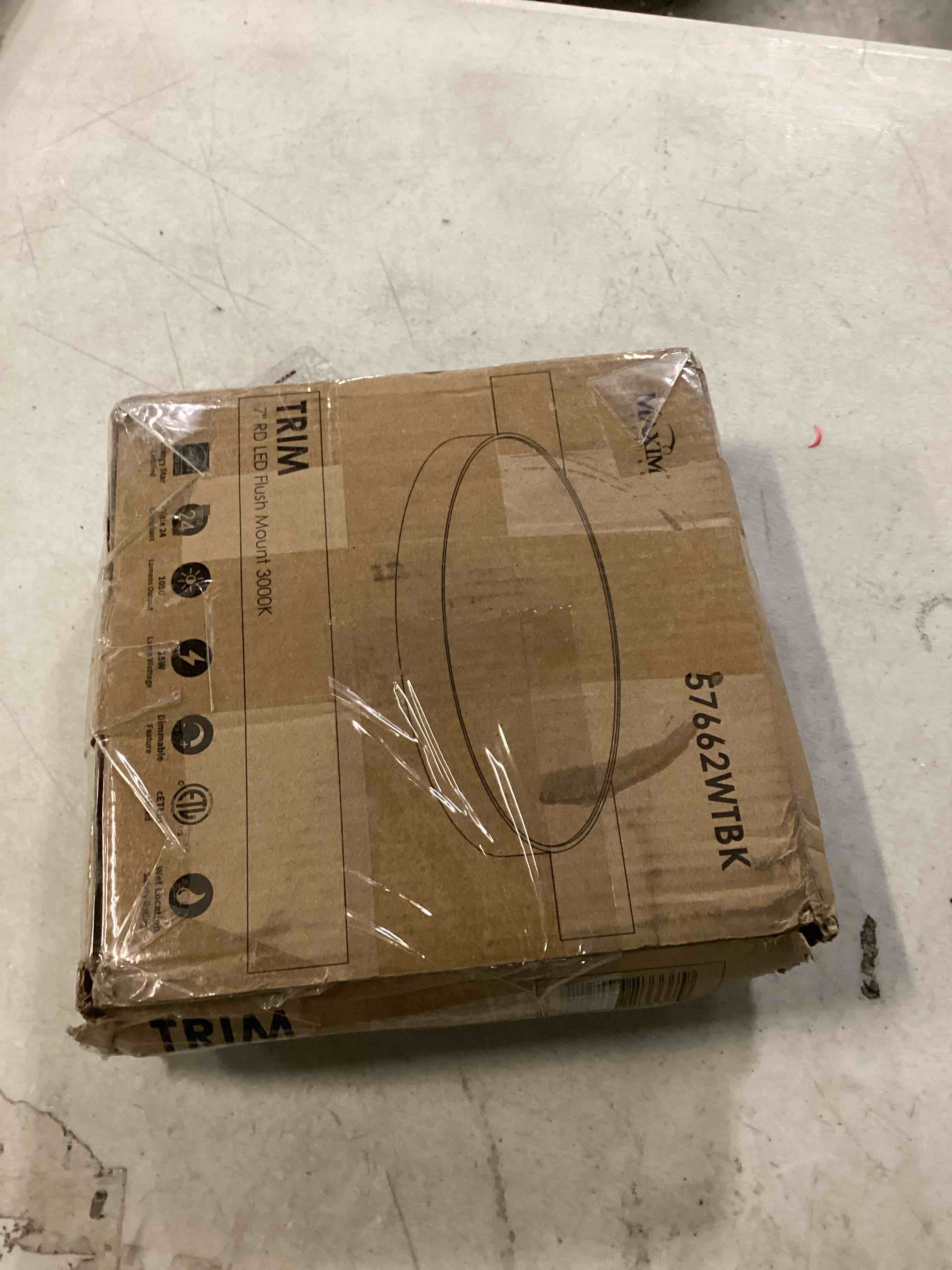 https://s3.amazonaws.com/lotting-images-prod/bidfta/RED5757018_1712164897233.jpeg