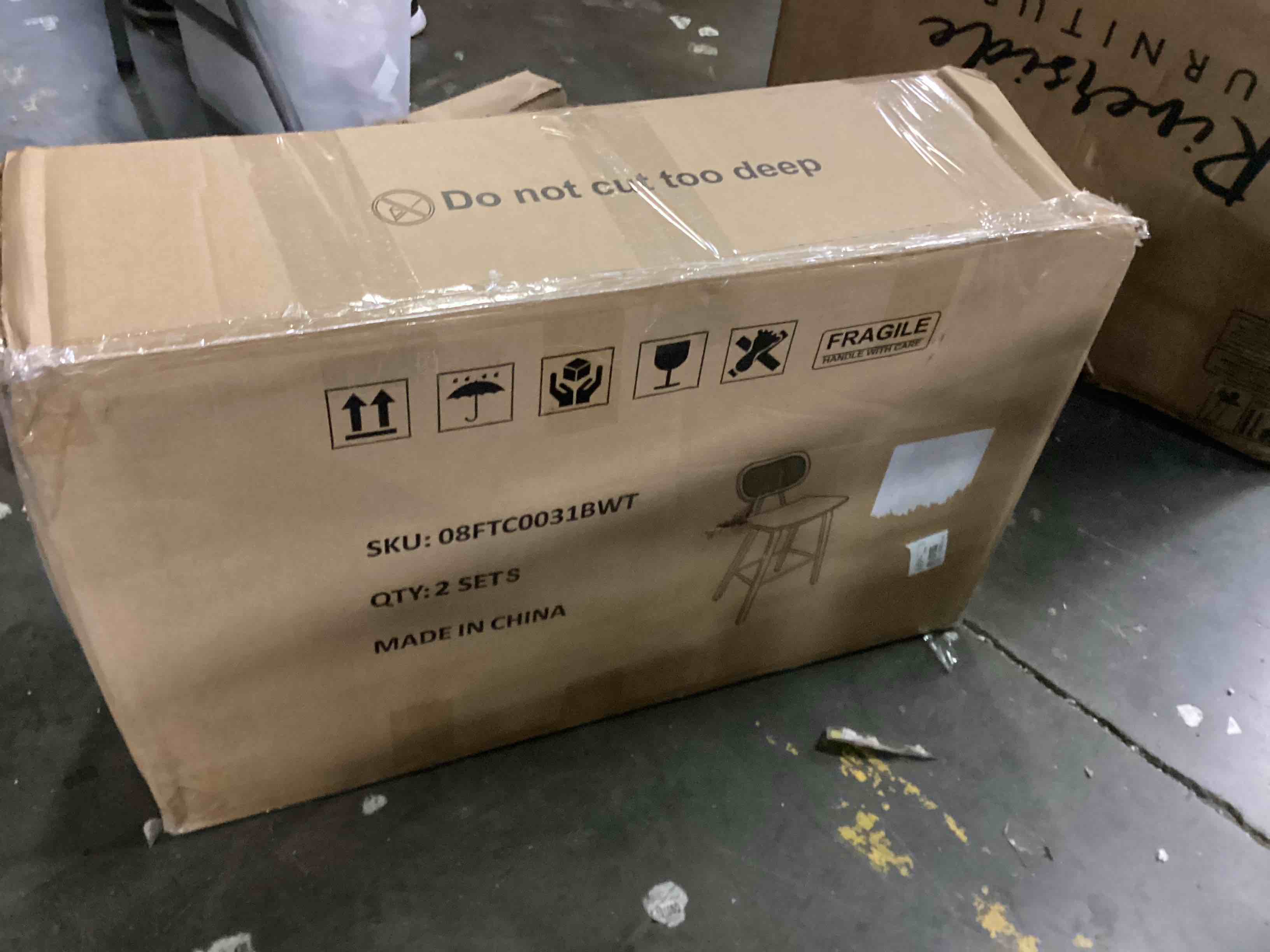 https://s3.amazonaws.com/lotting-images-prod/bidfta/RED5757104_1712248957340.jpeg
