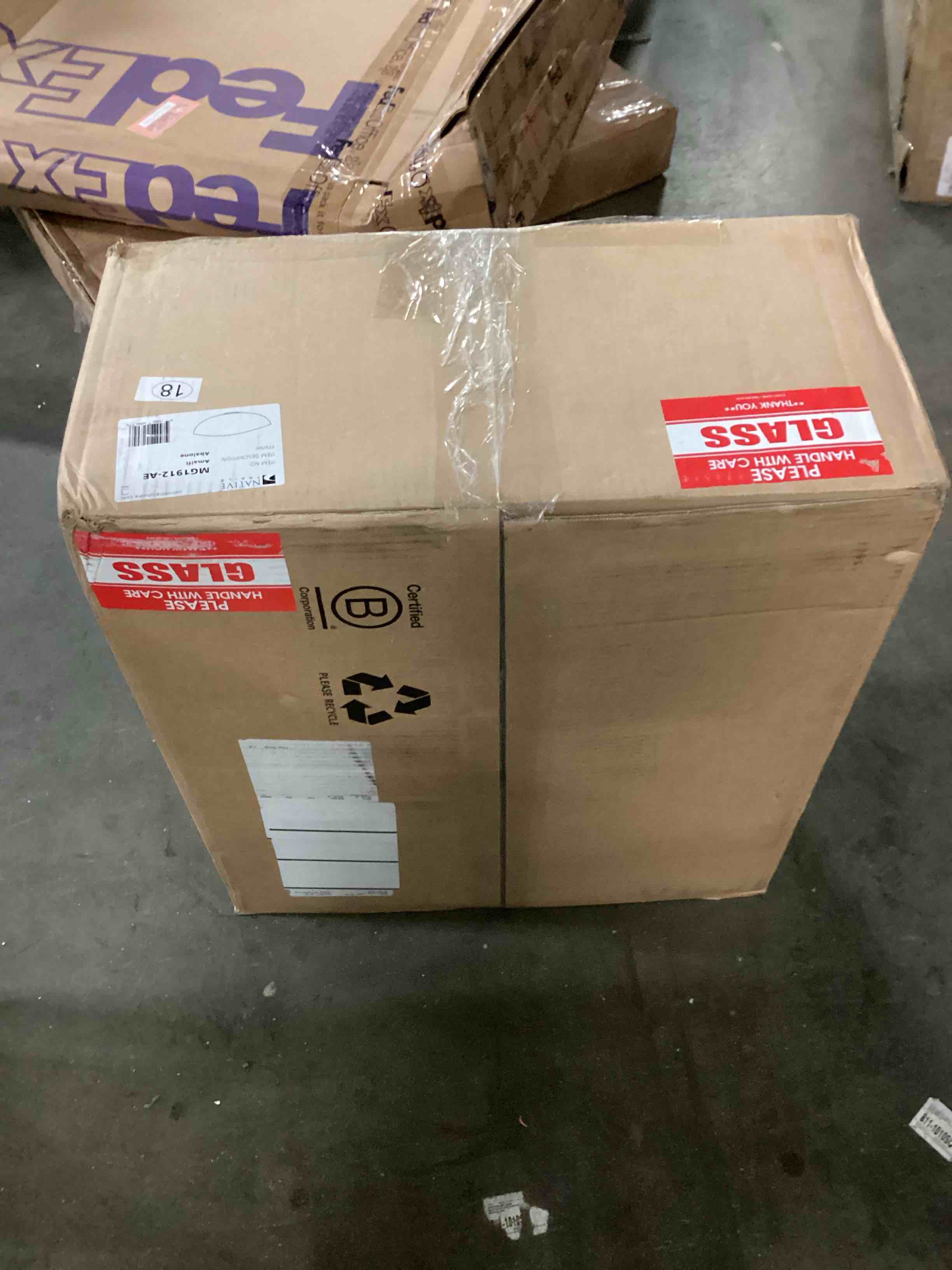 https://s3.amazonaws.com/lotting-images-prod/bidfta/RED5757105_1712249223024.jpeg