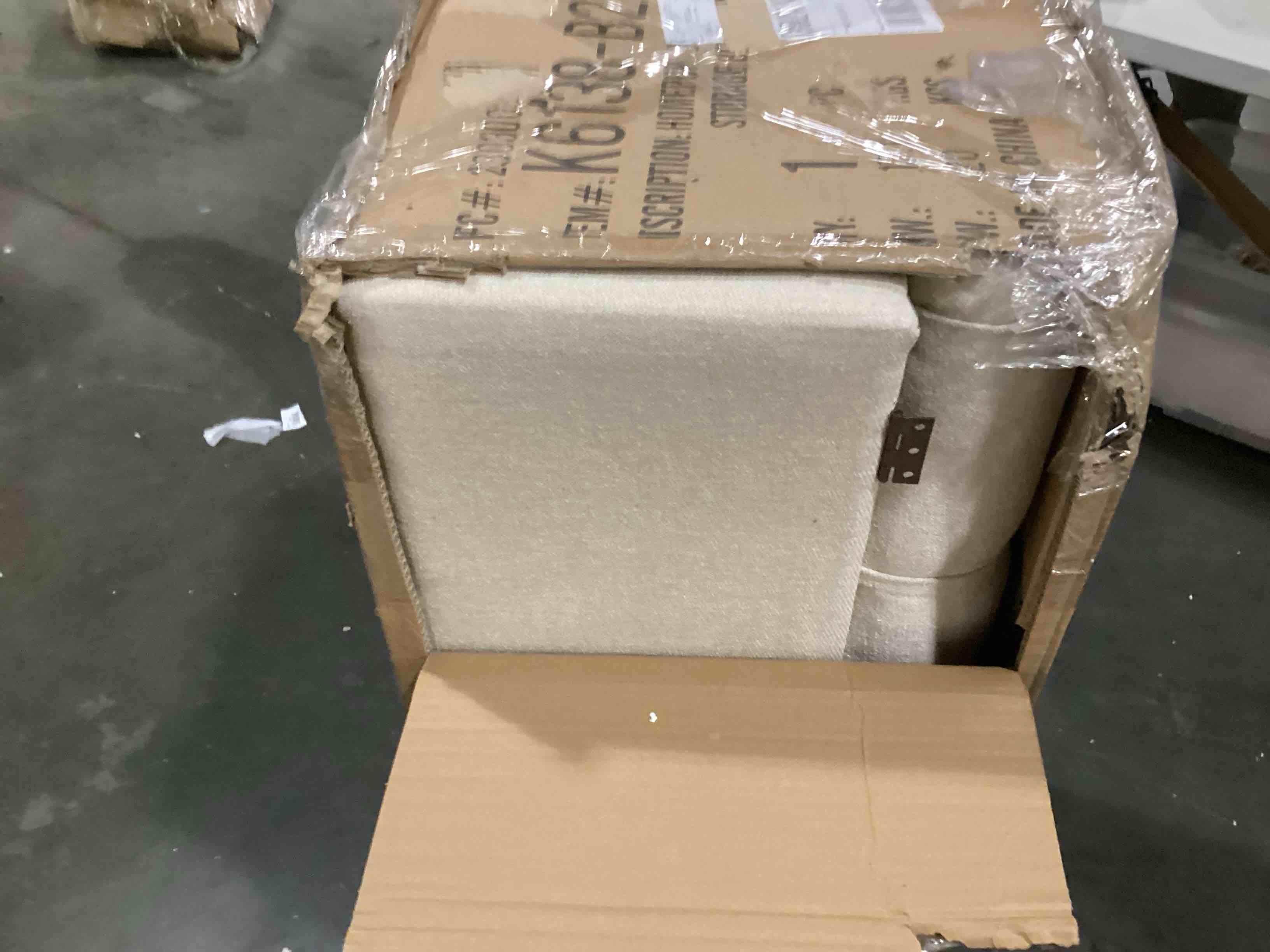 https://s3.amazonaws.com/lotting-images-prod/bidfta/RED5758113_1712326727345.jpeg