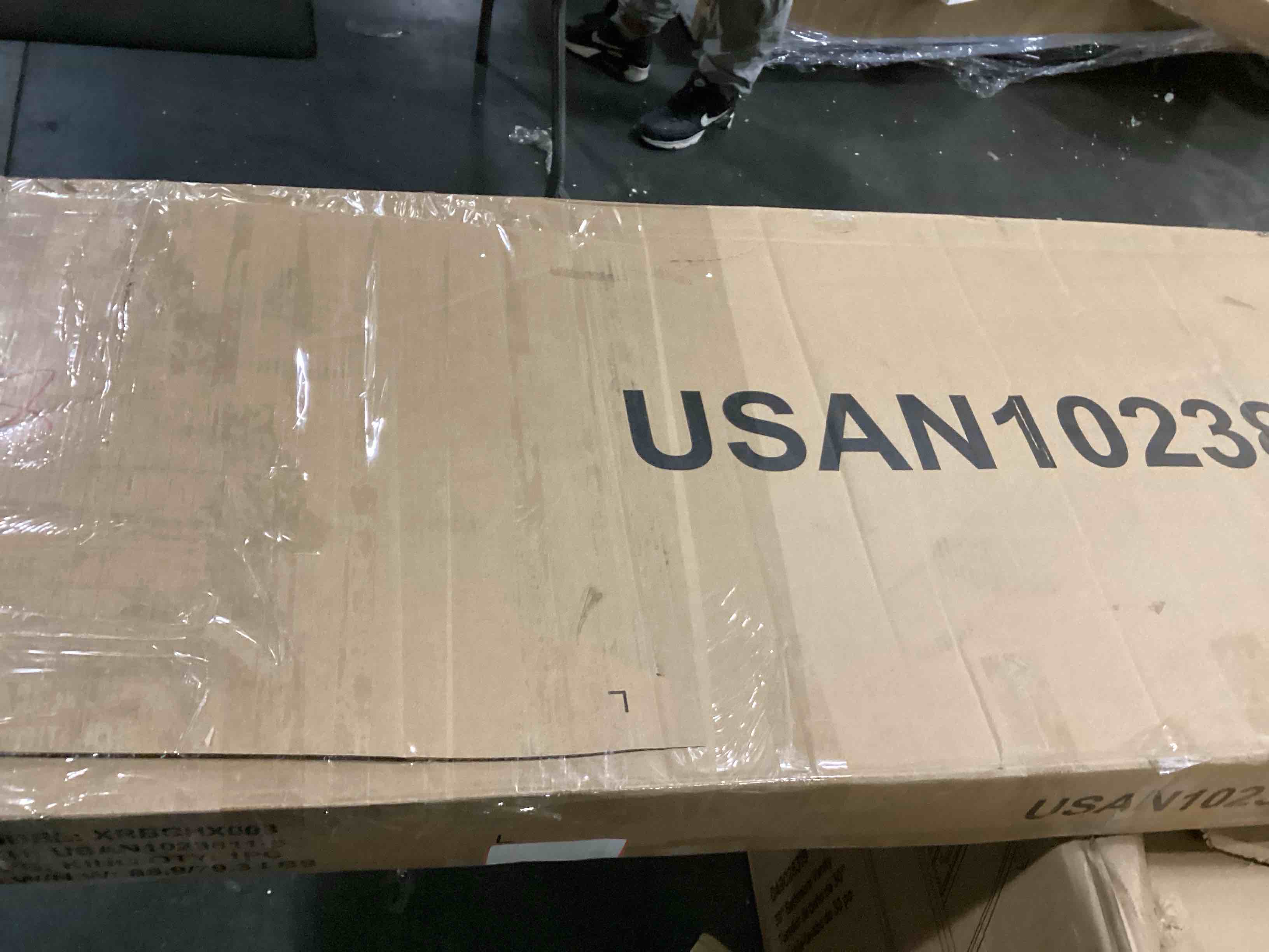 https://s3.amazonaws.com/lotting-images-prod/bidfta/RED5758611_1713193863234.jpeg