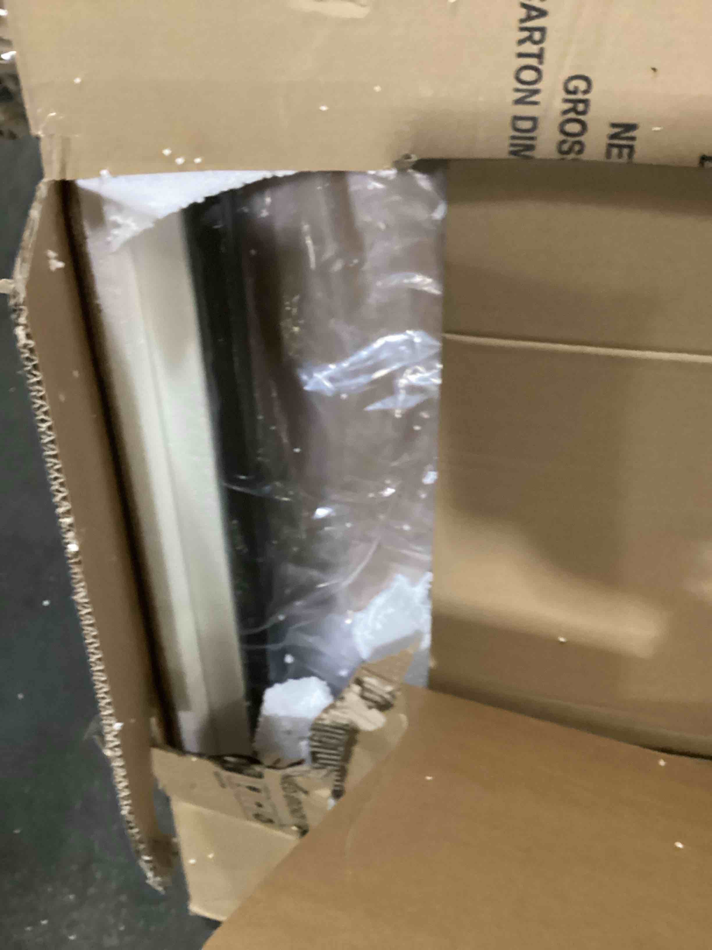https://s3.amazonaws.com/lotting-images-prod/bidfta/RED5758714_1713293877665.jpeg