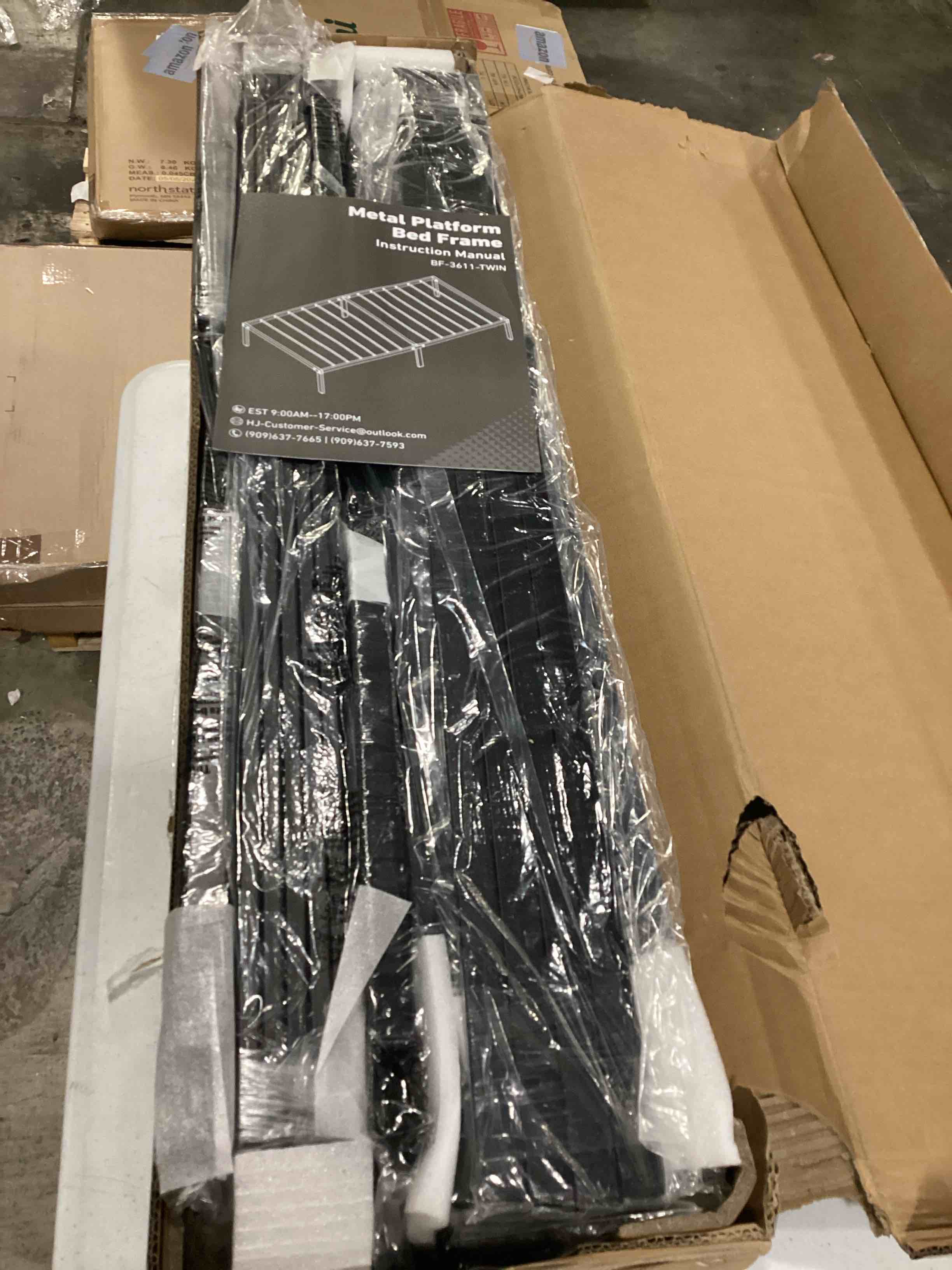 https://s3.amazonaws.com/lotting-images-prod/bidfta/RED5759118_1710853402280.jpeg