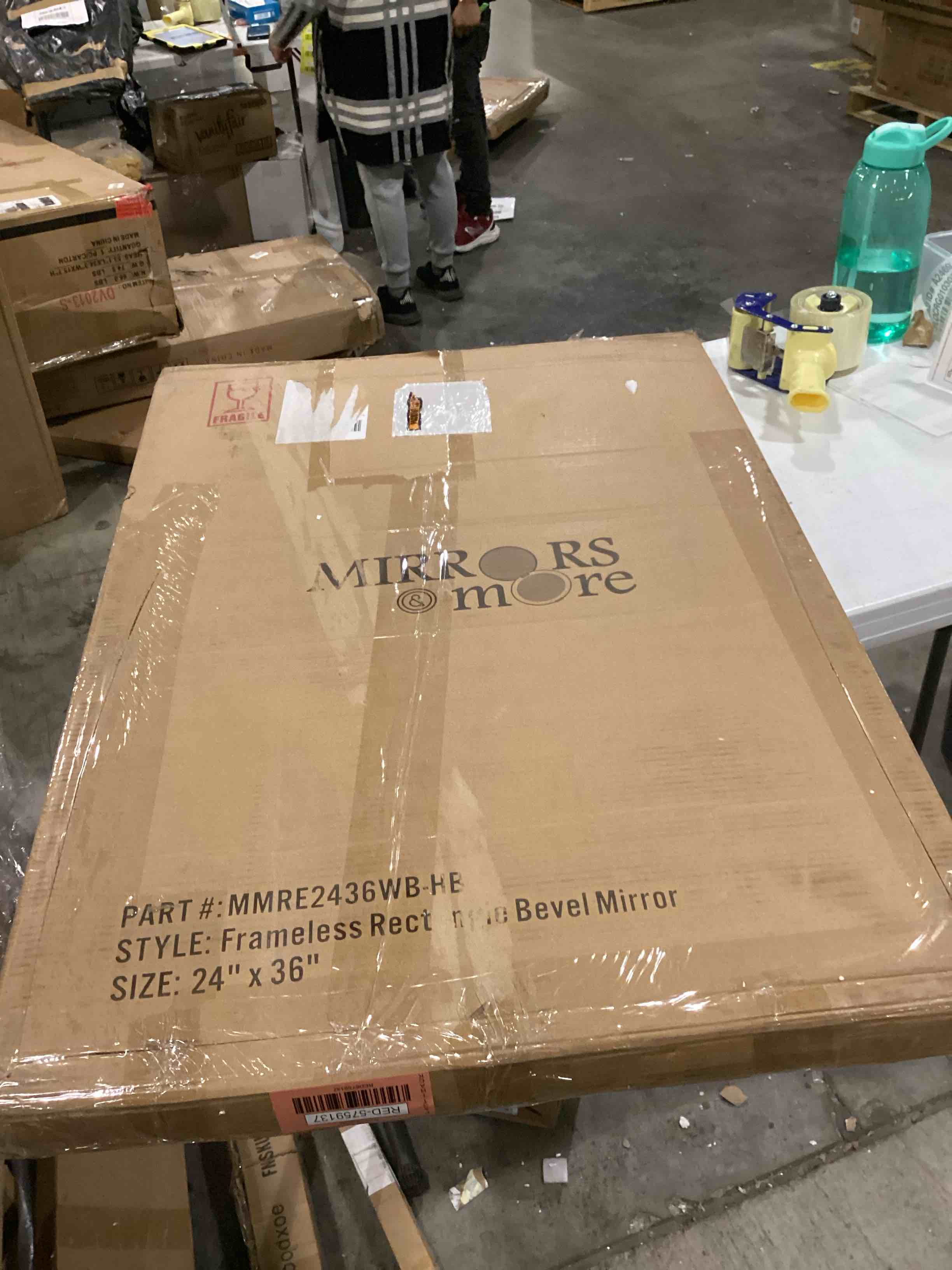 https://s3.amazonaws.com/lotting-images-prod/bidfta/RED5759137_1710870654940.jpeg