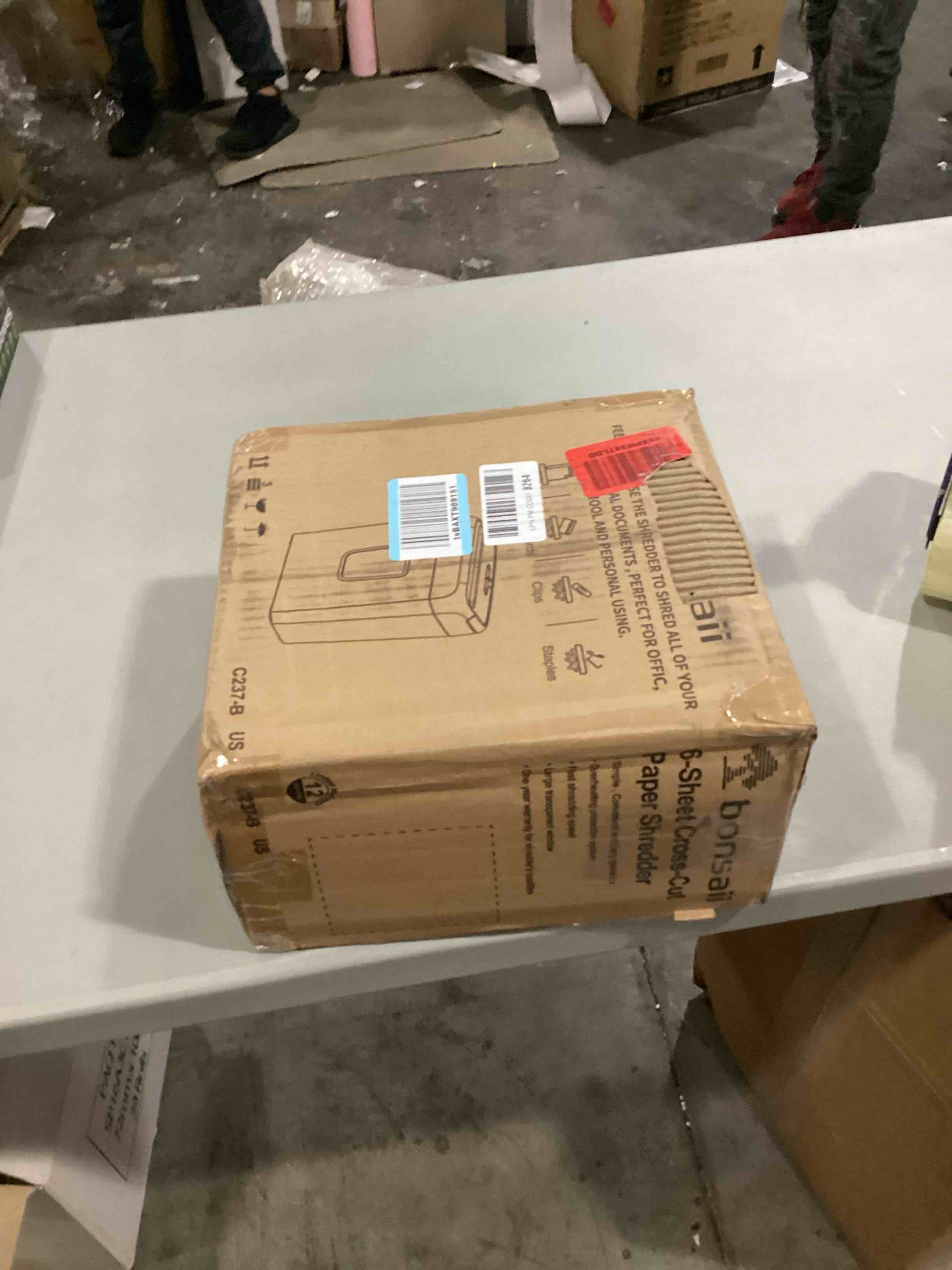 https://s3.amazonaws.com/lotting-images-prod/bidfta/RED5759469_1712164310436.jpeg