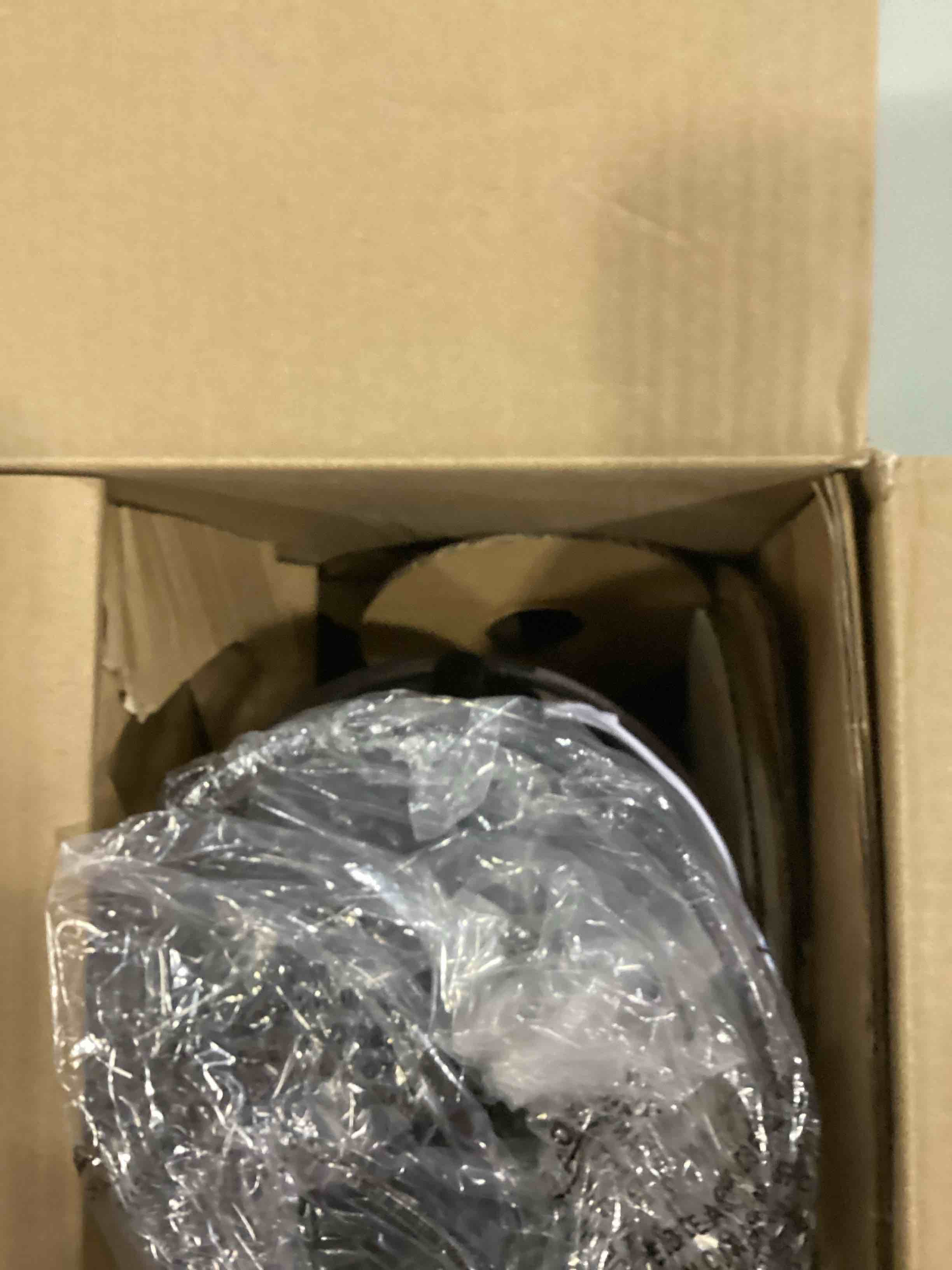 https://s3.amazonaws.com/lotting-images-prod/bidfta/RED5759471_1712164591572.jpeg