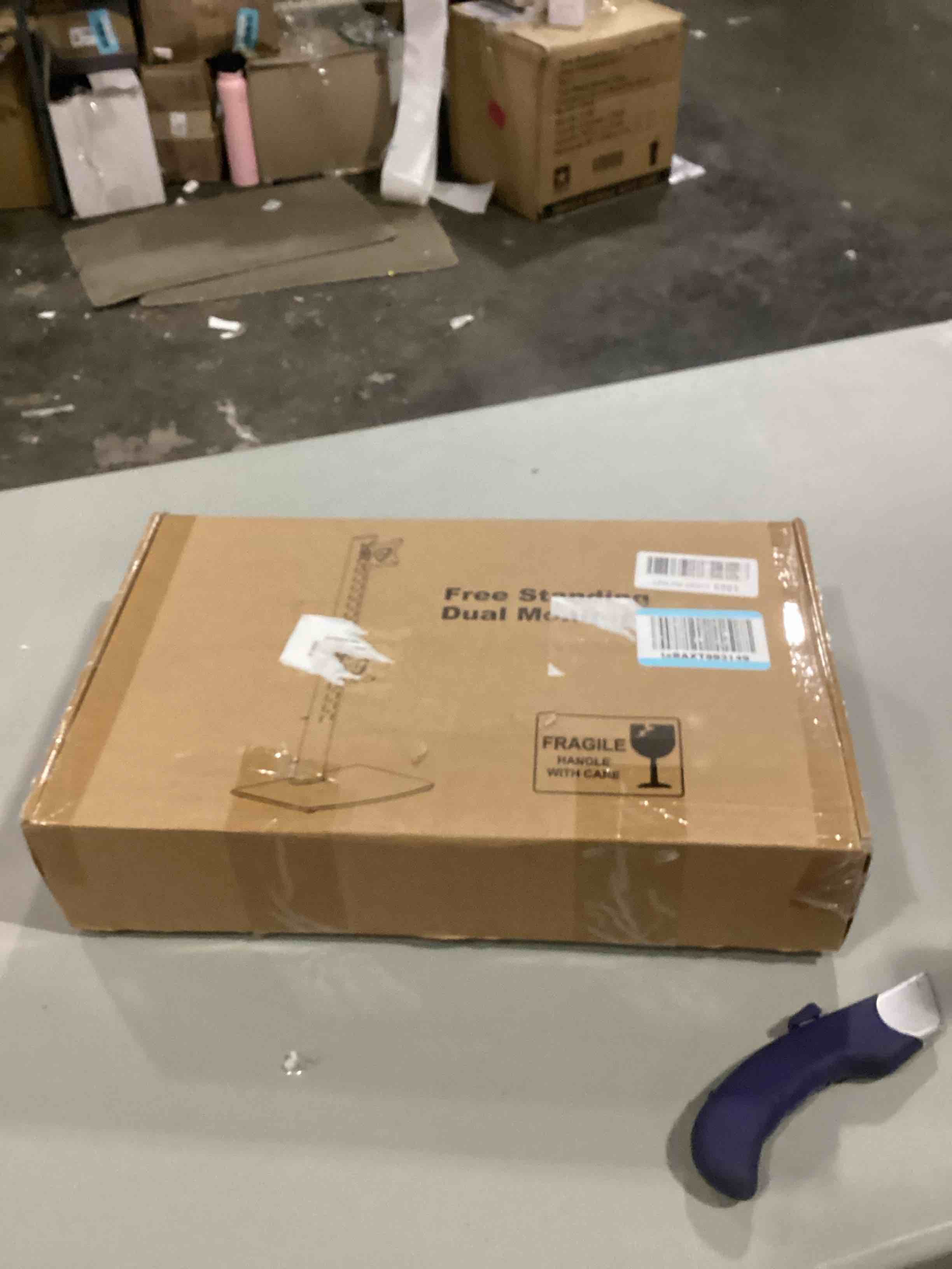 https://s3.amazonaws.com/lotting-images-prod/bidfta/RED5759472_1712164668670.jpeg