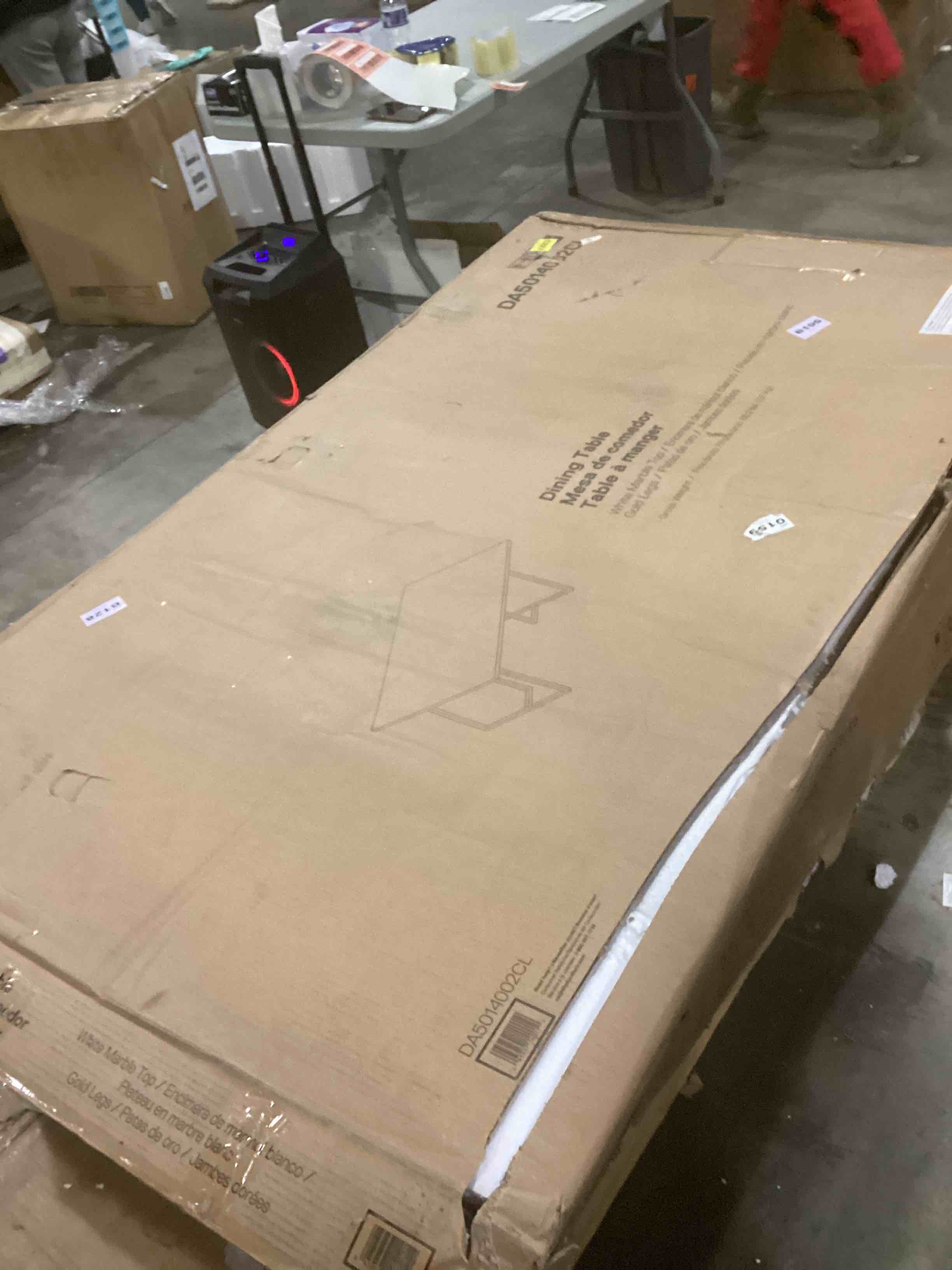 https://s3.amazonaws.com/lotting-images-prod/bidfta/RED5759555_1712257391738.jpeg