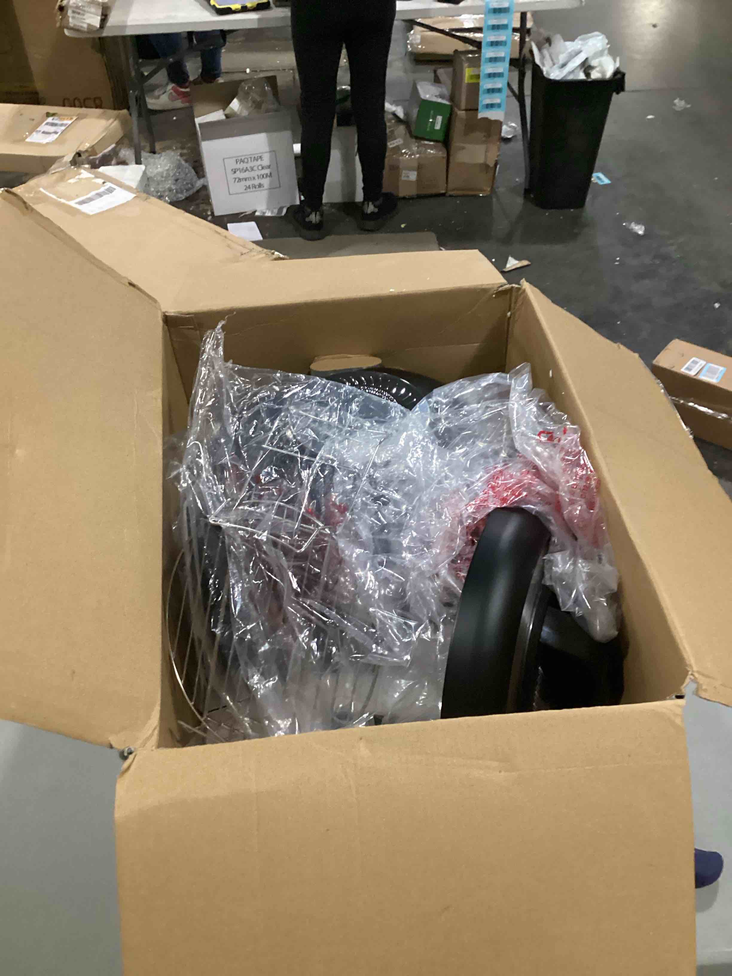 https://s3.amazonaws.com/lotting-images-prod/bidfta/RED5760087_1713368102464.jpeg