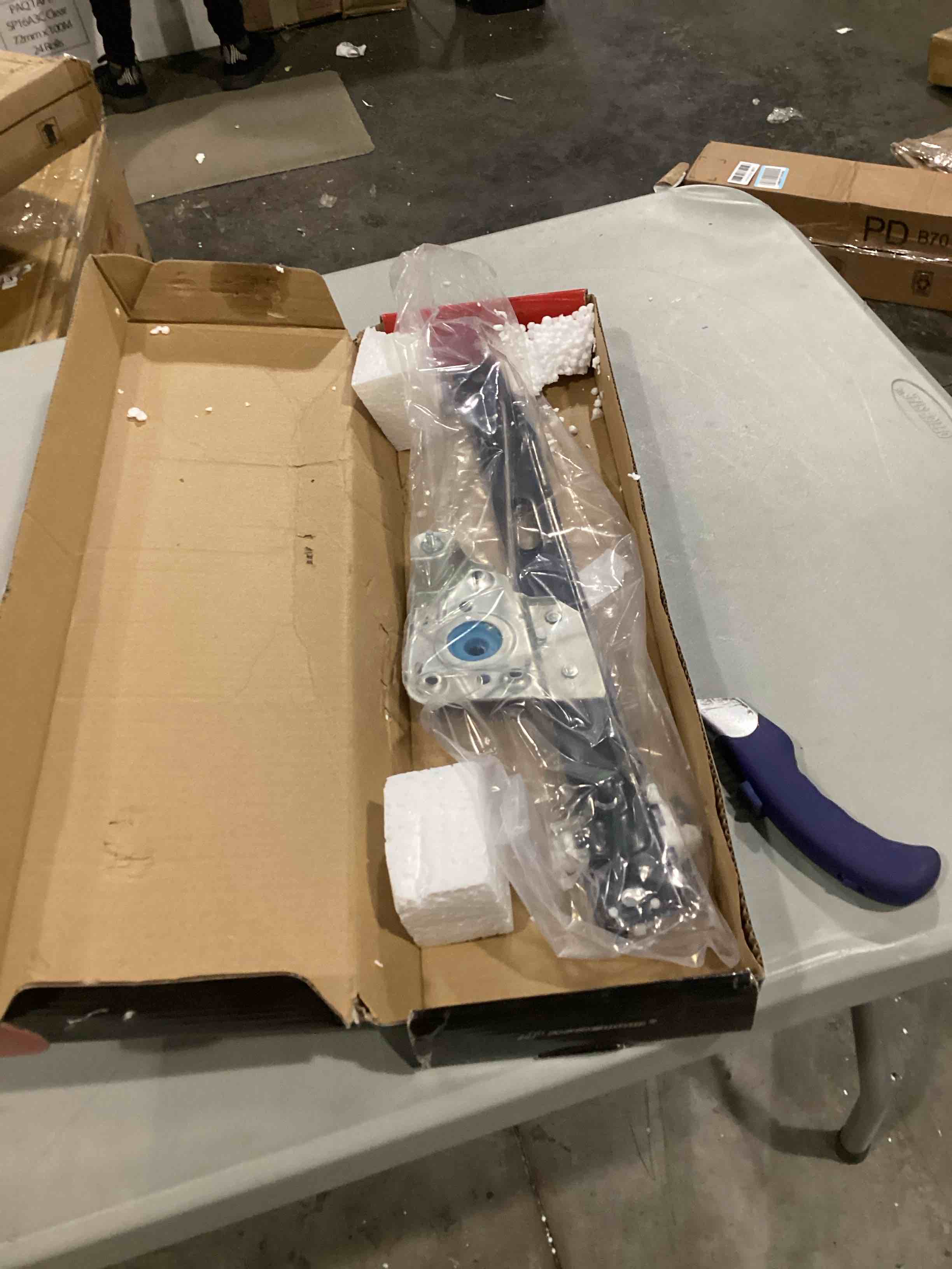 https://s3.amazonaws.com/lotting-images-prod/bidfta/RED5760091_1713368848893.jpeg