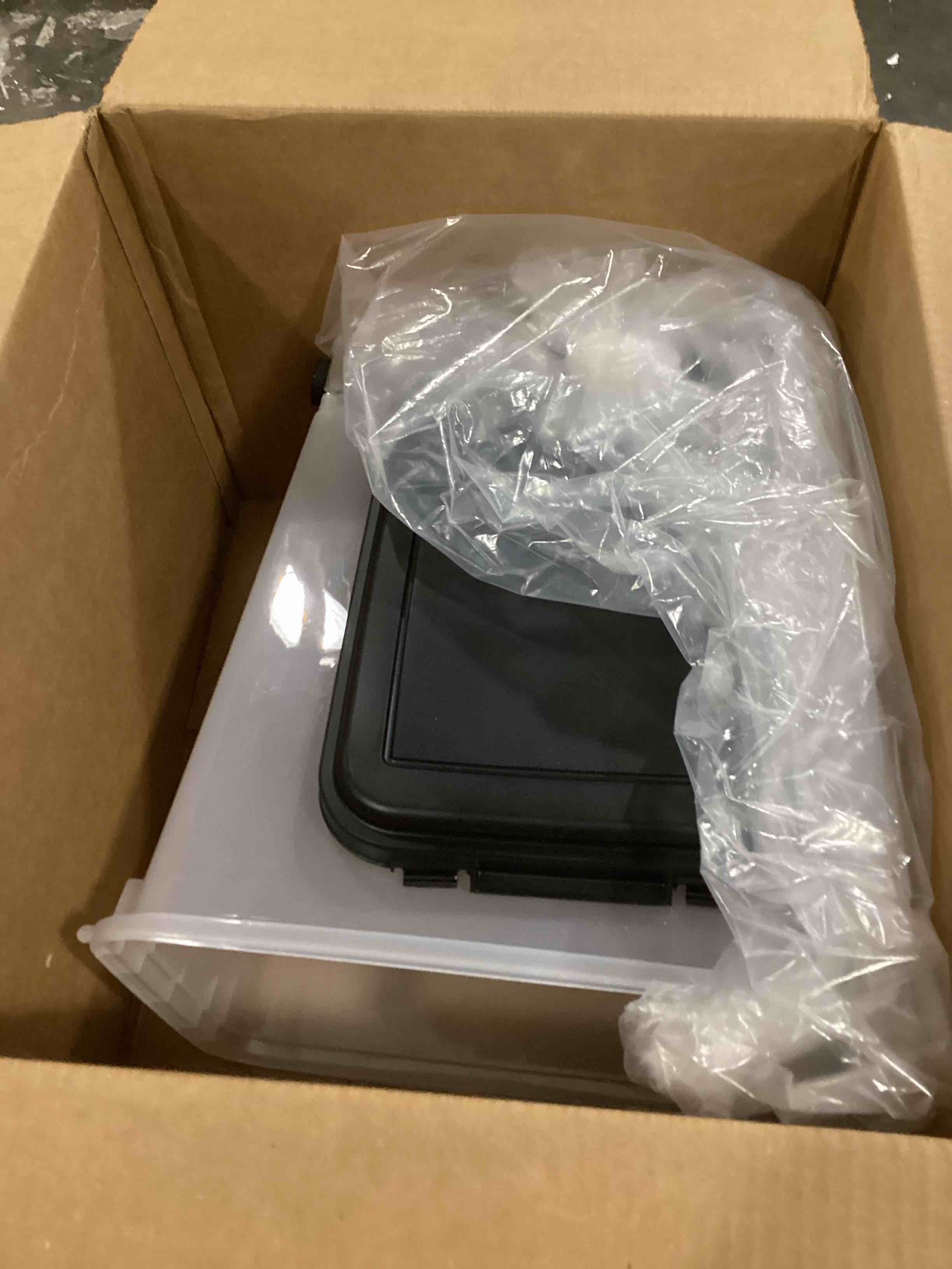 https://s3.amazonaws.com/lotting-images-prod/bidfta/RED5760102_1713373830601.jpeg