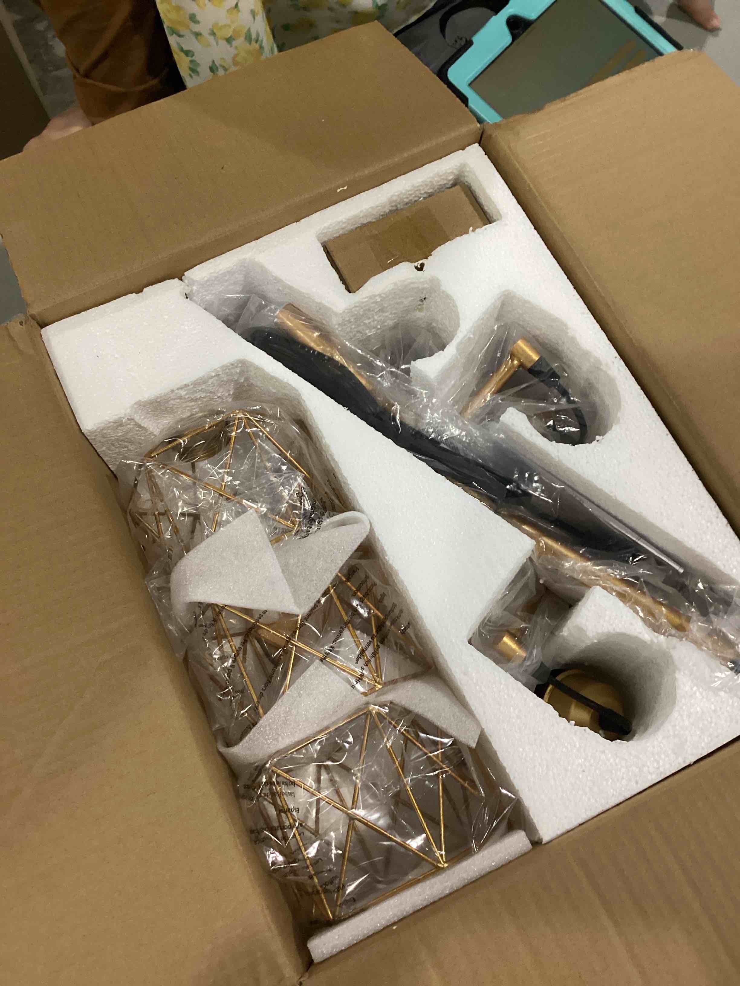 https://s3.amazonaws.com/lotting-images-prod/bidfta/RED5760157_1713444367232.jpeg
