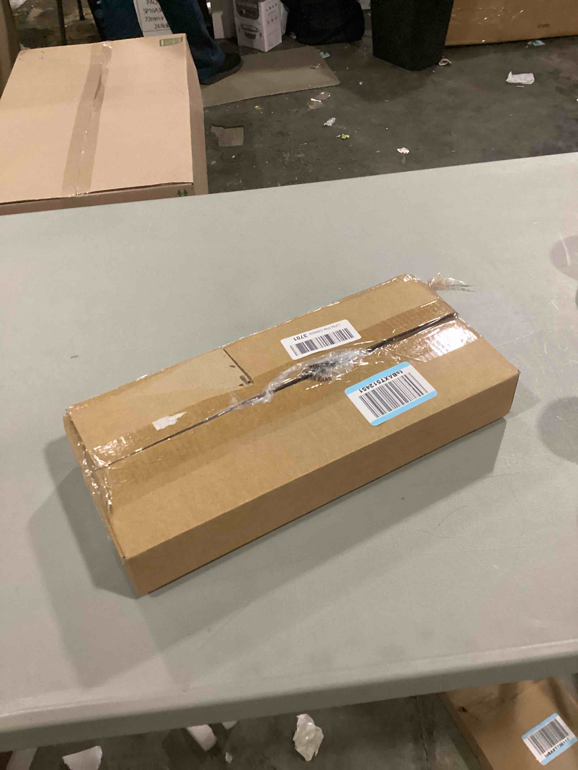 https://s3.amazonaws.com/lotting-images-prod/bidfta/RED5760418_1713465927597.jpeg